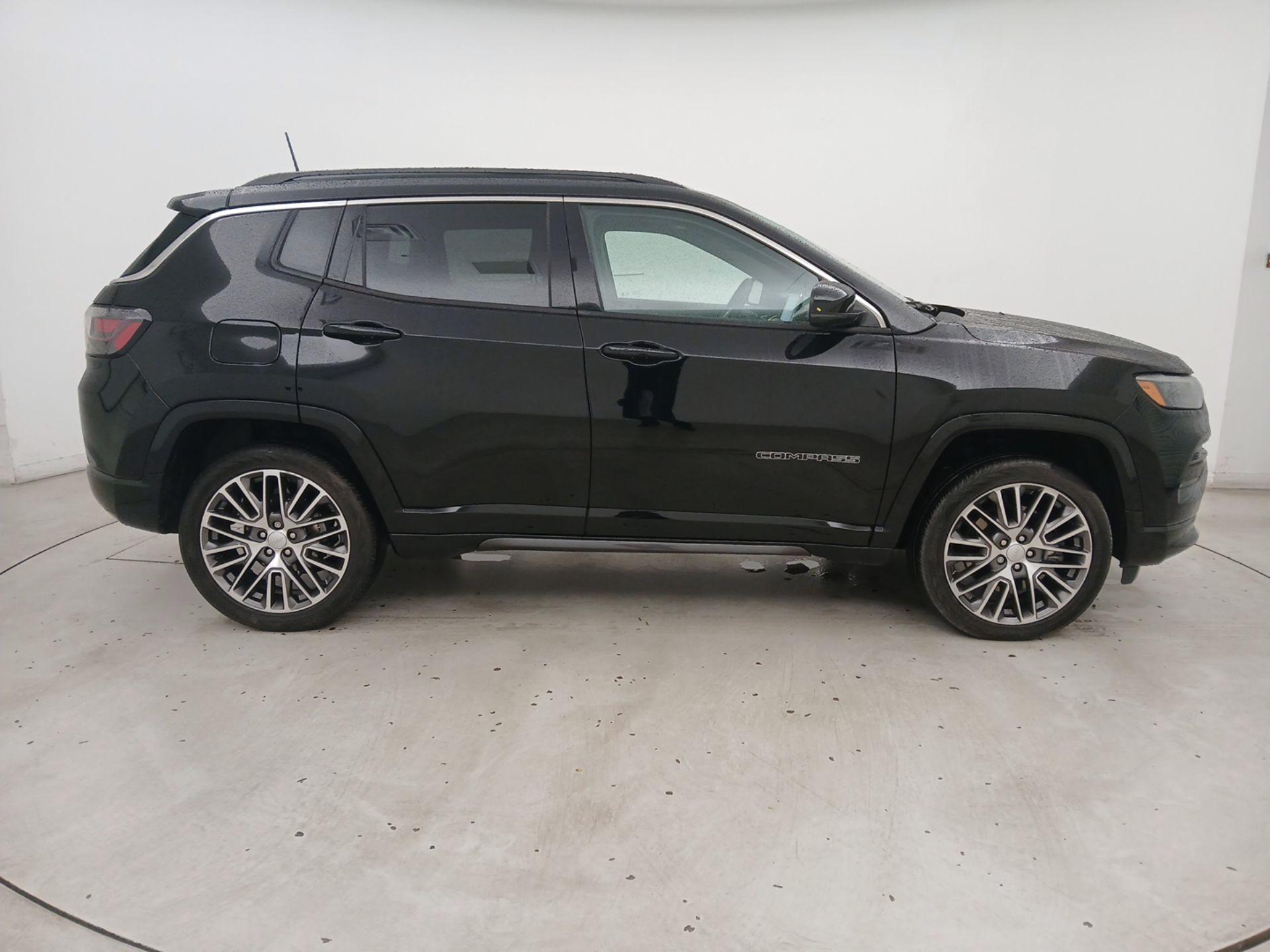 Thumbnail: 2023 Jeep Compass - 4