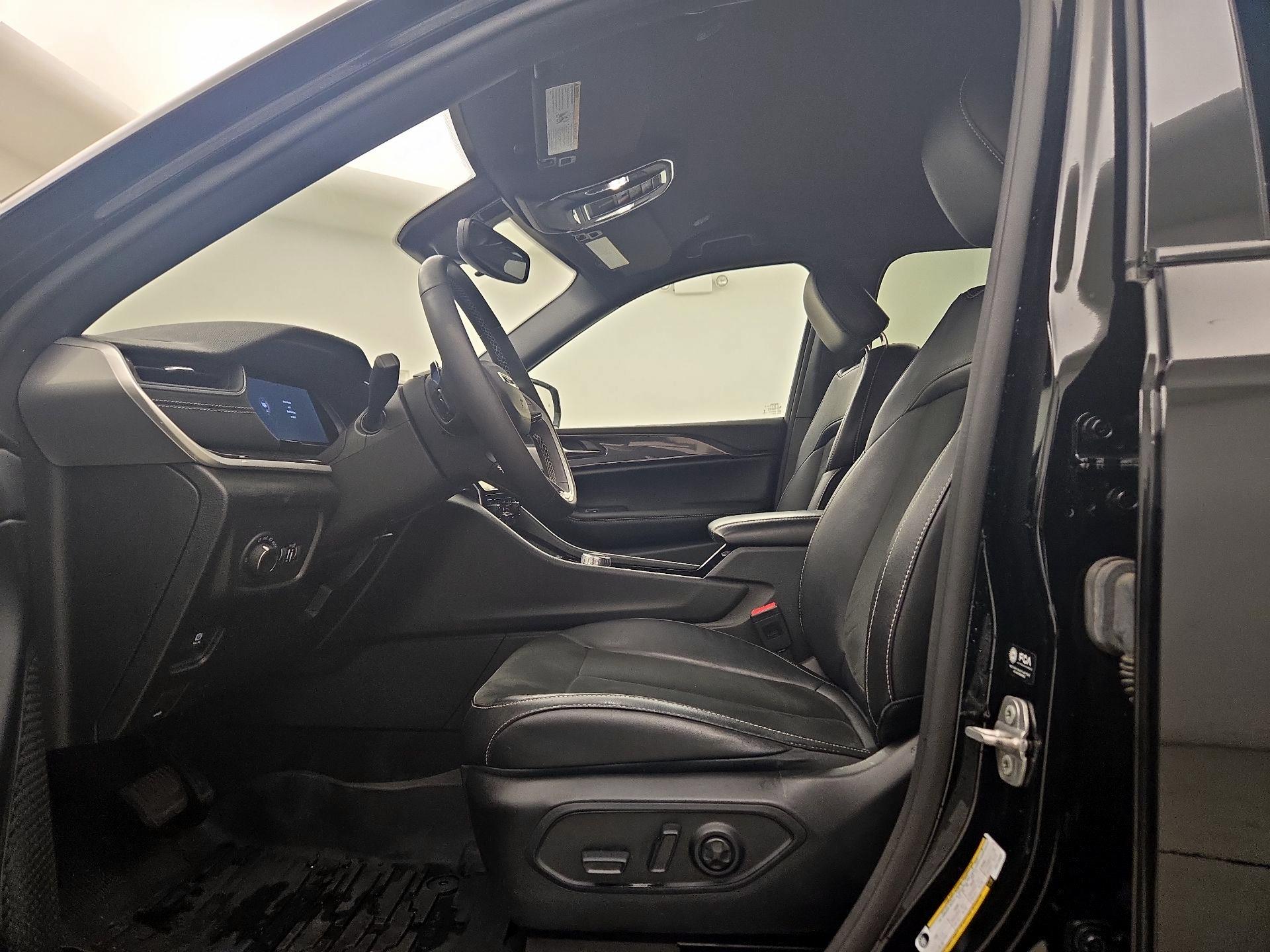 Thumbnail: 2023 Jeep Grand Cherokee - 11