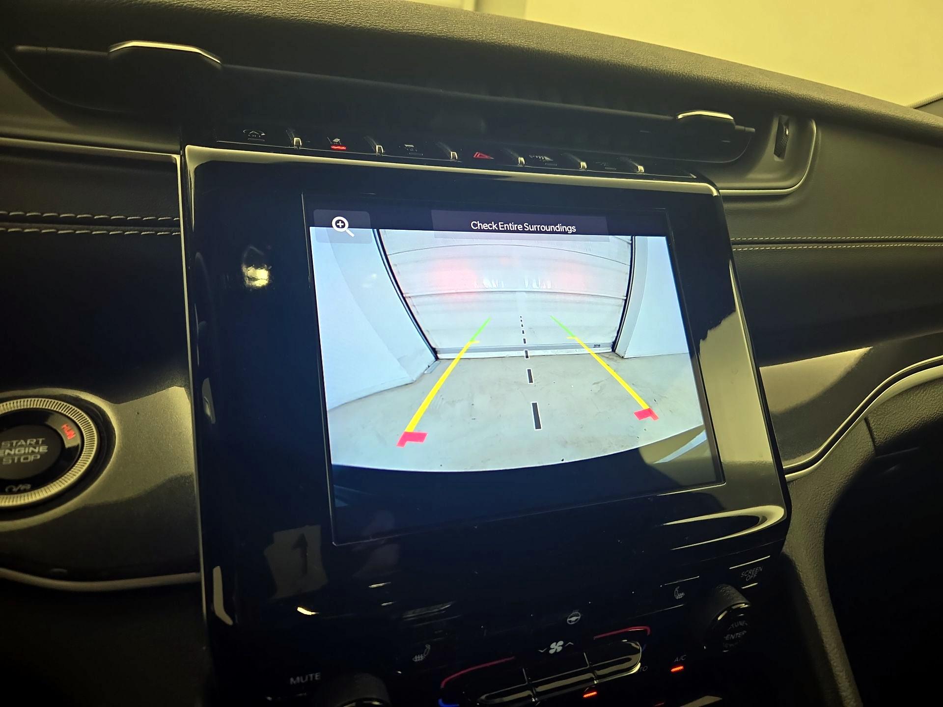 Thumbnail: 2023 Jeep Grand Cherokee - 14