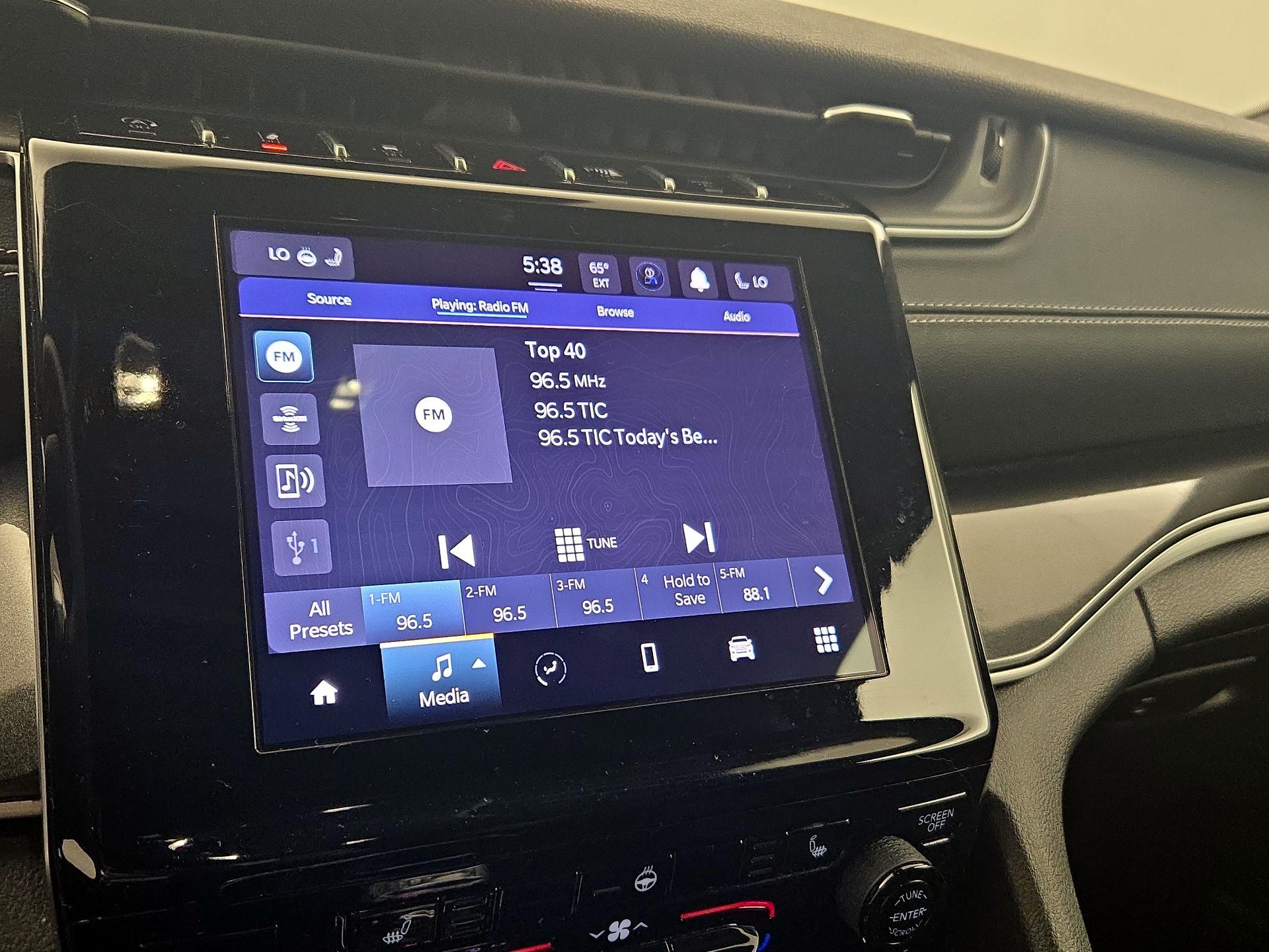 Thumbnail: 2023 Jeep Grand Cherokee - 15