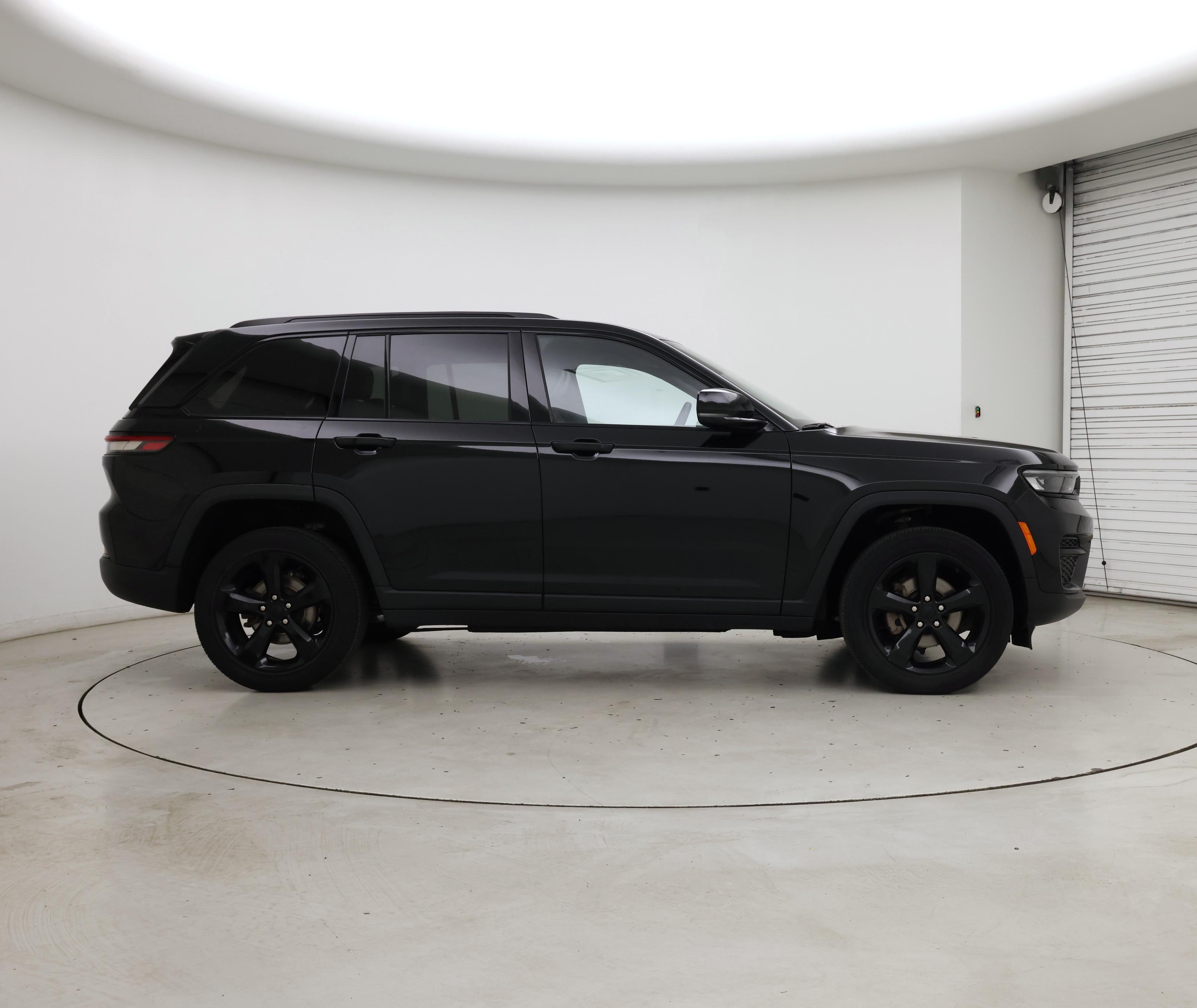 Thumbnail: 2023 Jeep Grand Cherokee - 7