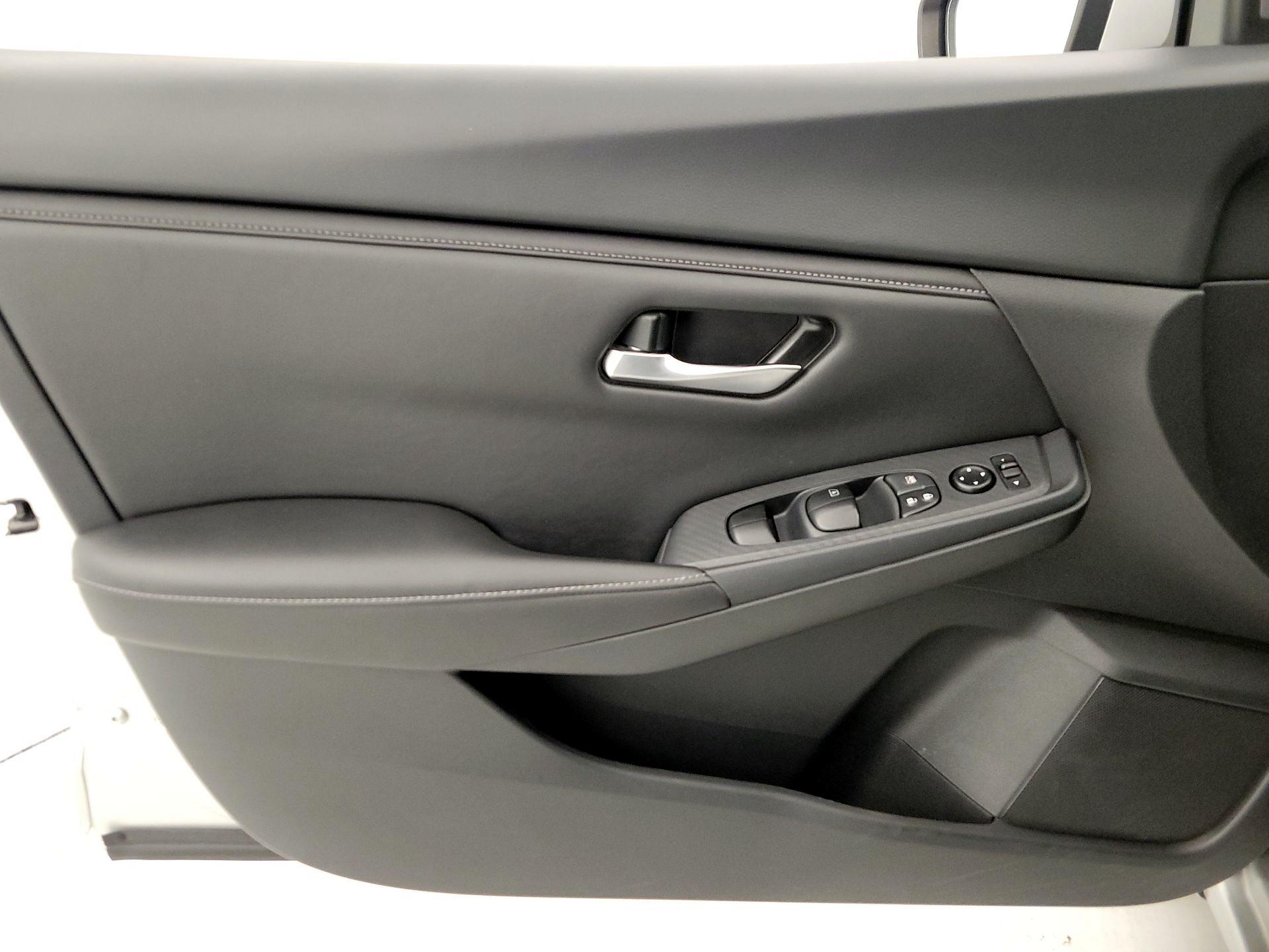 Thumbnail: 2023 Nissan Sentra - 12