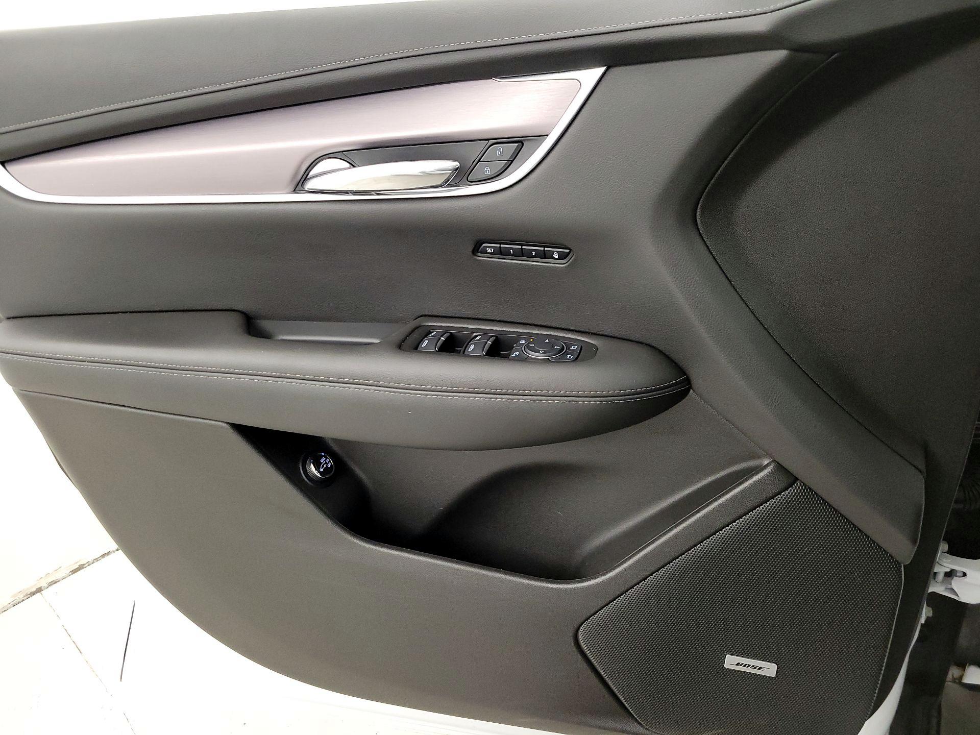 Thumbnail: 2023 Cadillac XT6 - 12