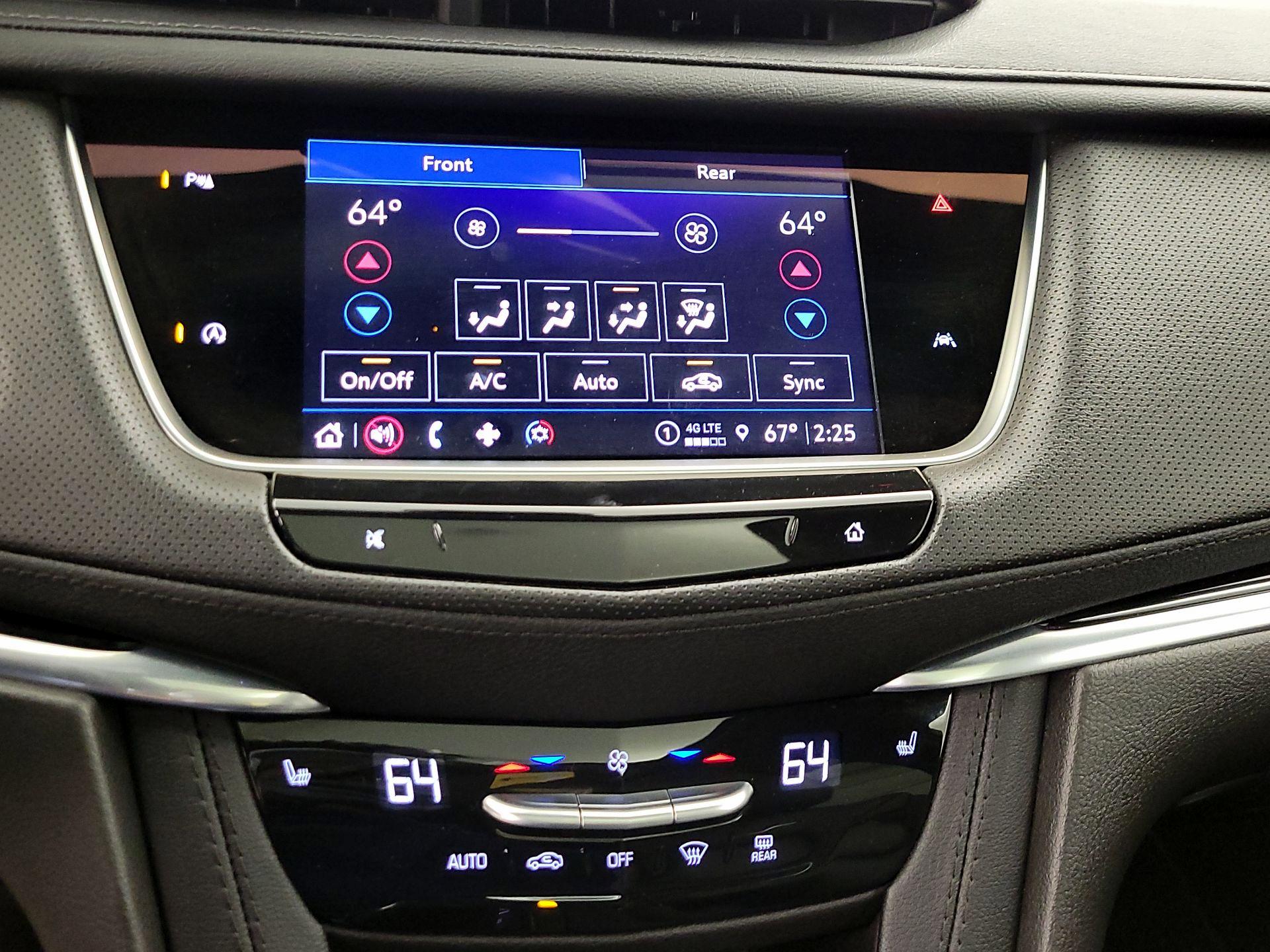 Thumbnail: 2023 Cadillac XT6 - 16