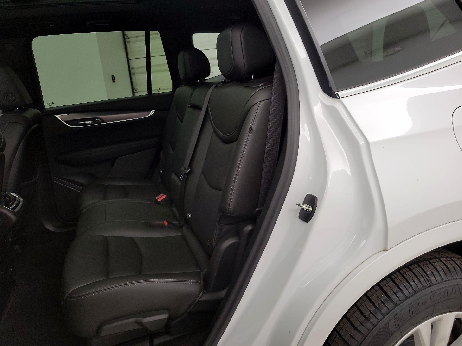 Thumbnail: 2023 Cadillac XT6 - 20
