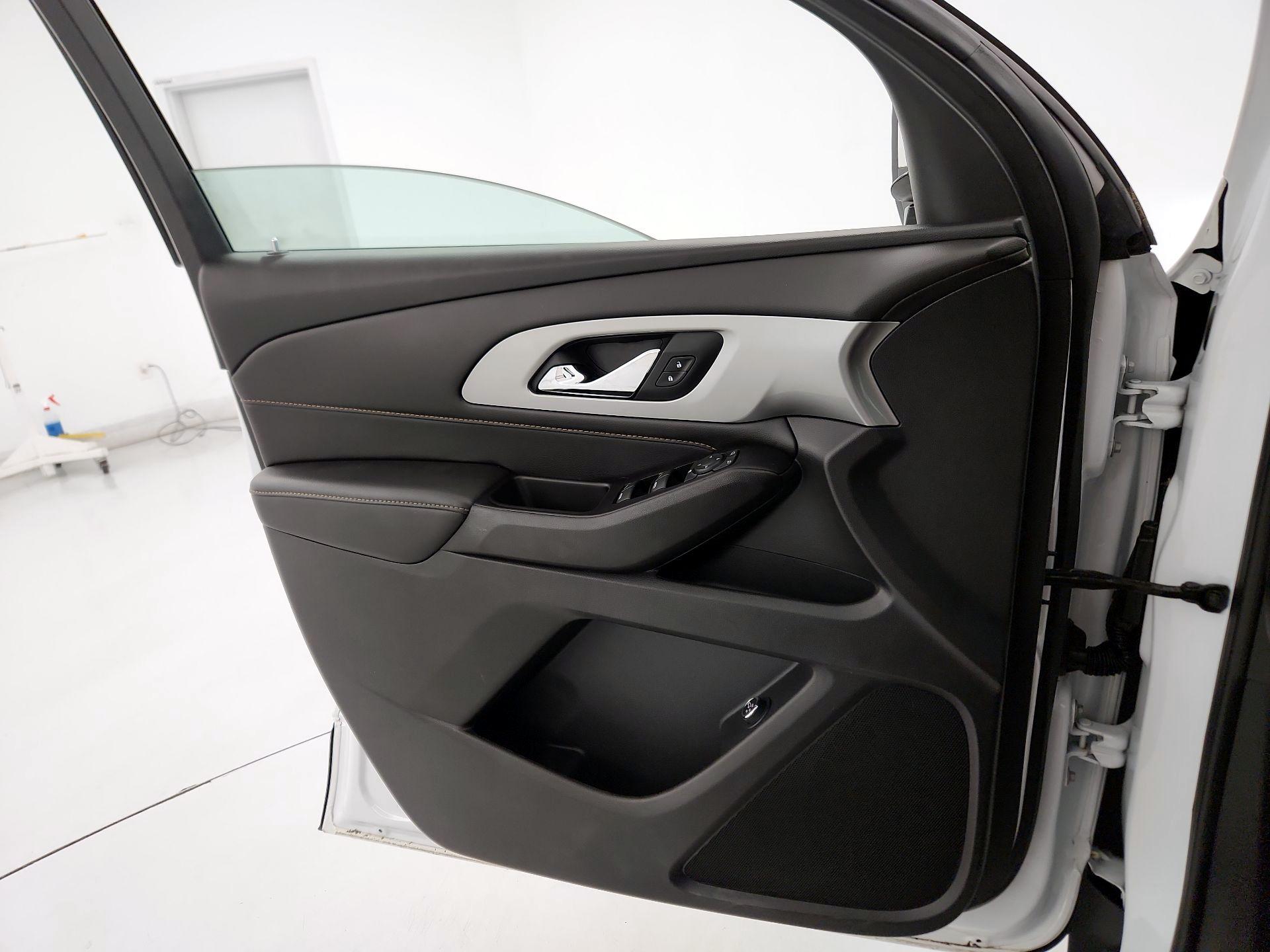 Thumbnail: 2020 Chevrolet Traverse - 12