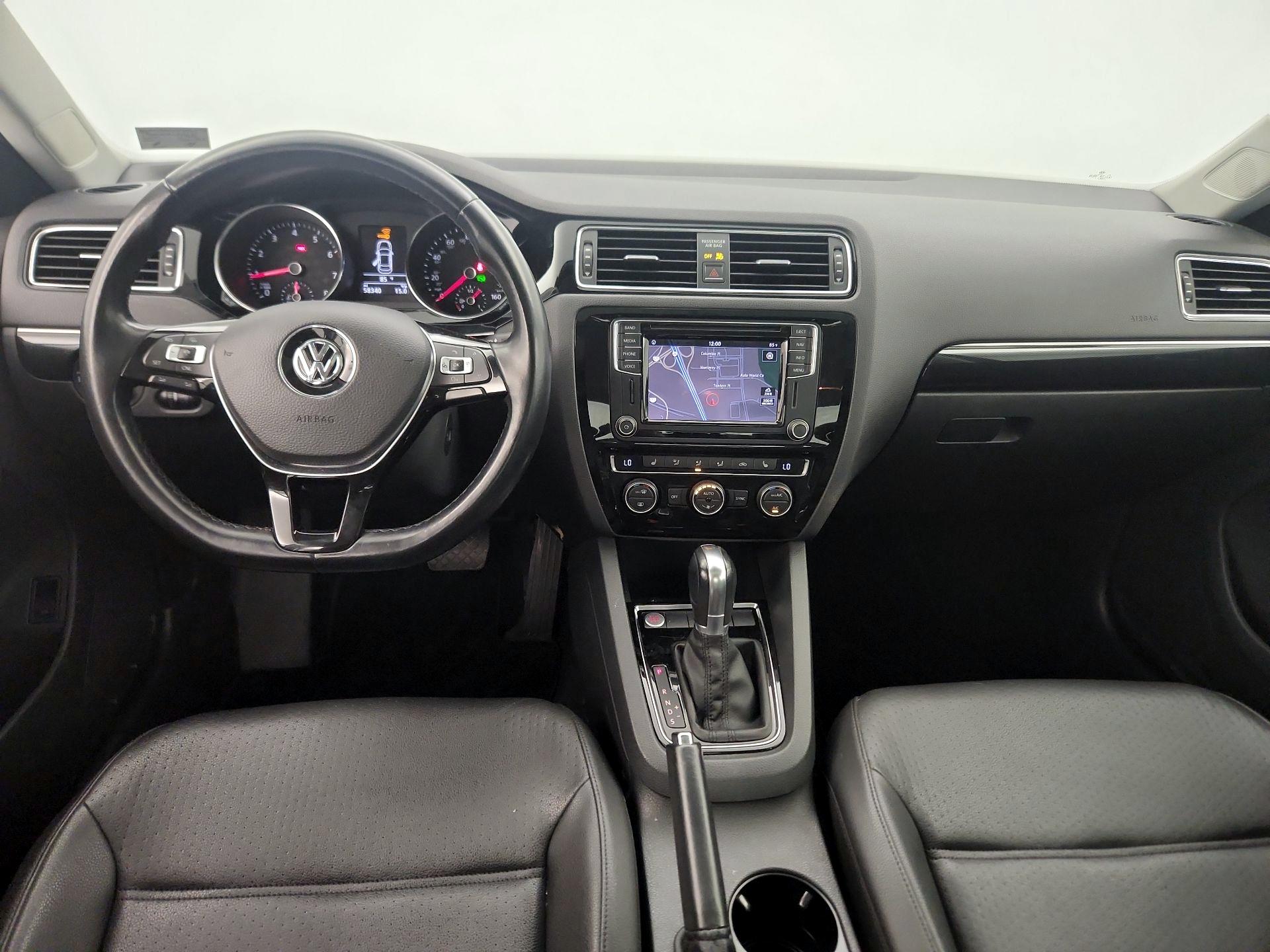 Thumbnail: 2017 Volkswagen Jetta - 9