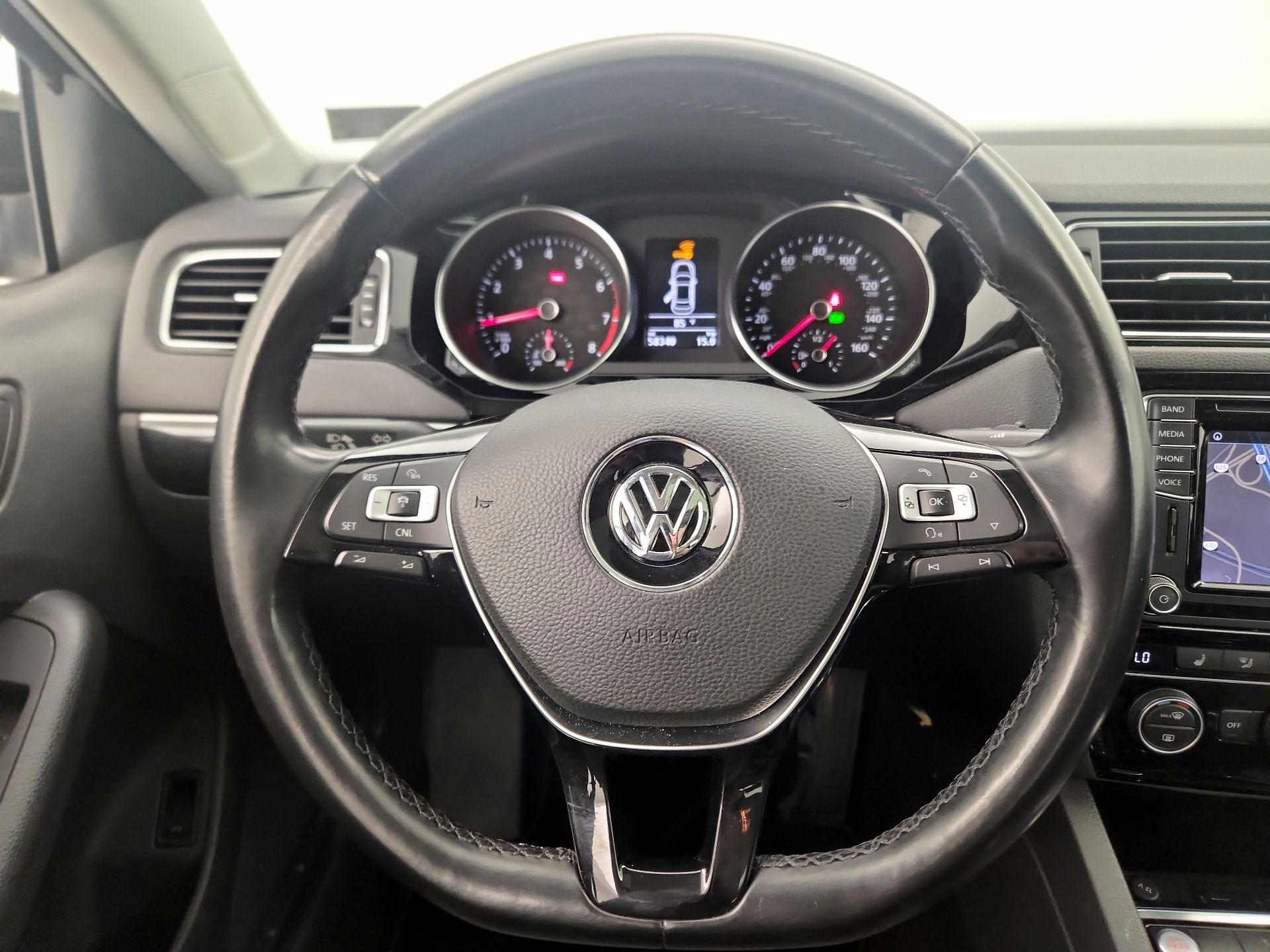 Thumbnail: 2017 Volkswagen Jetta - 10