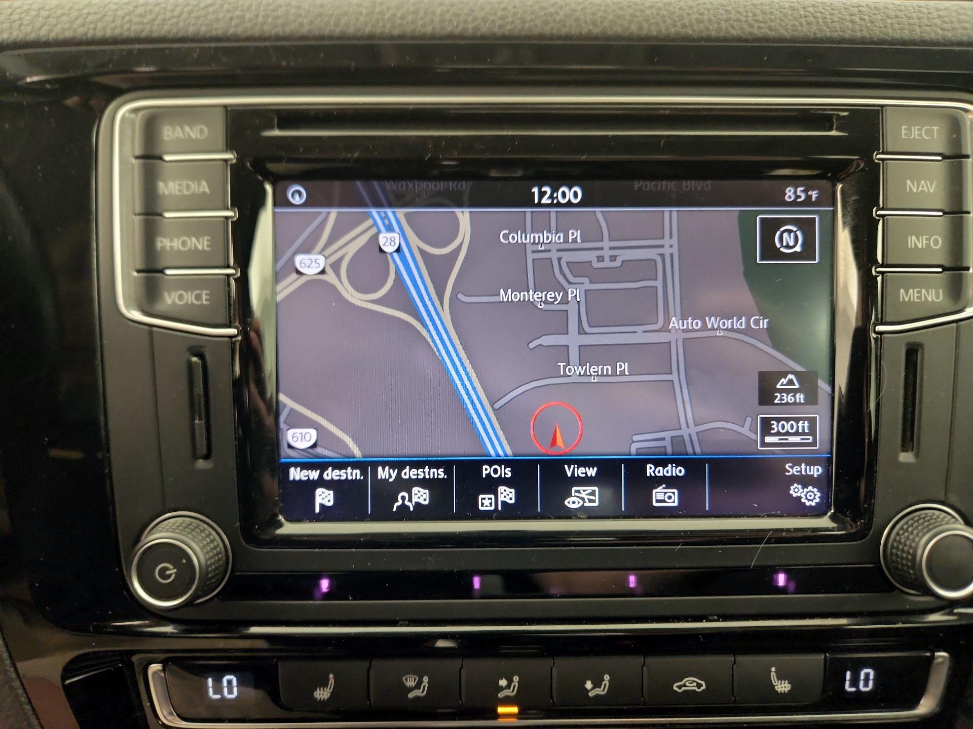 Thumbnail: 2017 Volkswagen Jetta - 14