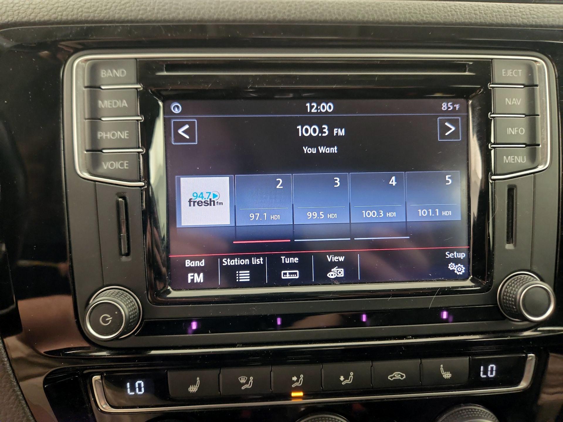 Thumbnail: 2017 Volkswagen Jetta - 16