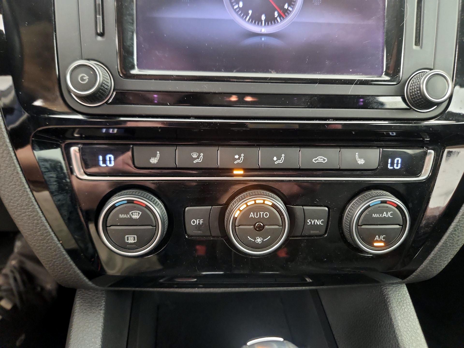 Thumbnail: 2017 Volkswagen Jetta - 17