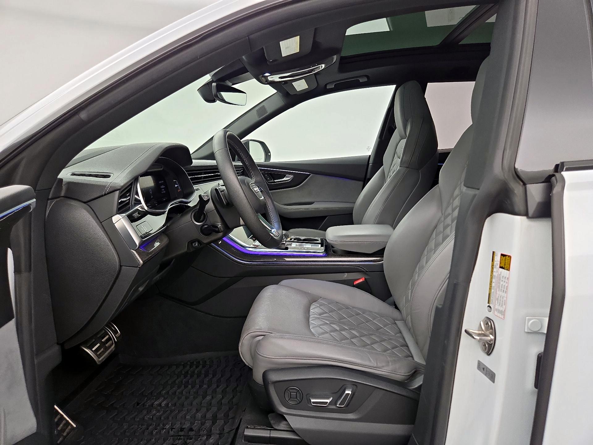 Thumbnail: 2023 Audi SQ8 - 11