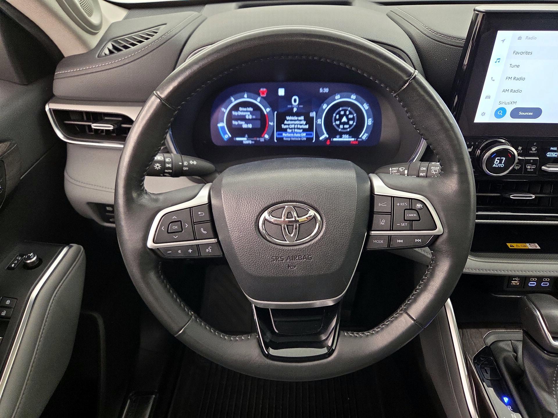 Thumbnail: 2024 Toyota Highlander - 10