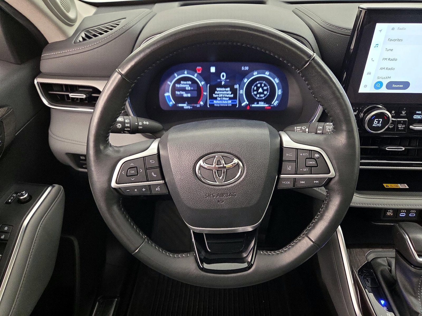 2024 Toyota Highlander Platinum - Photo 11