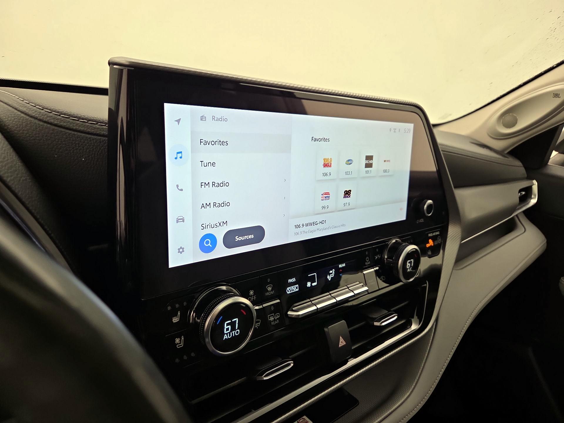 Thumbnail: 2024 Toyota Highlander - 15