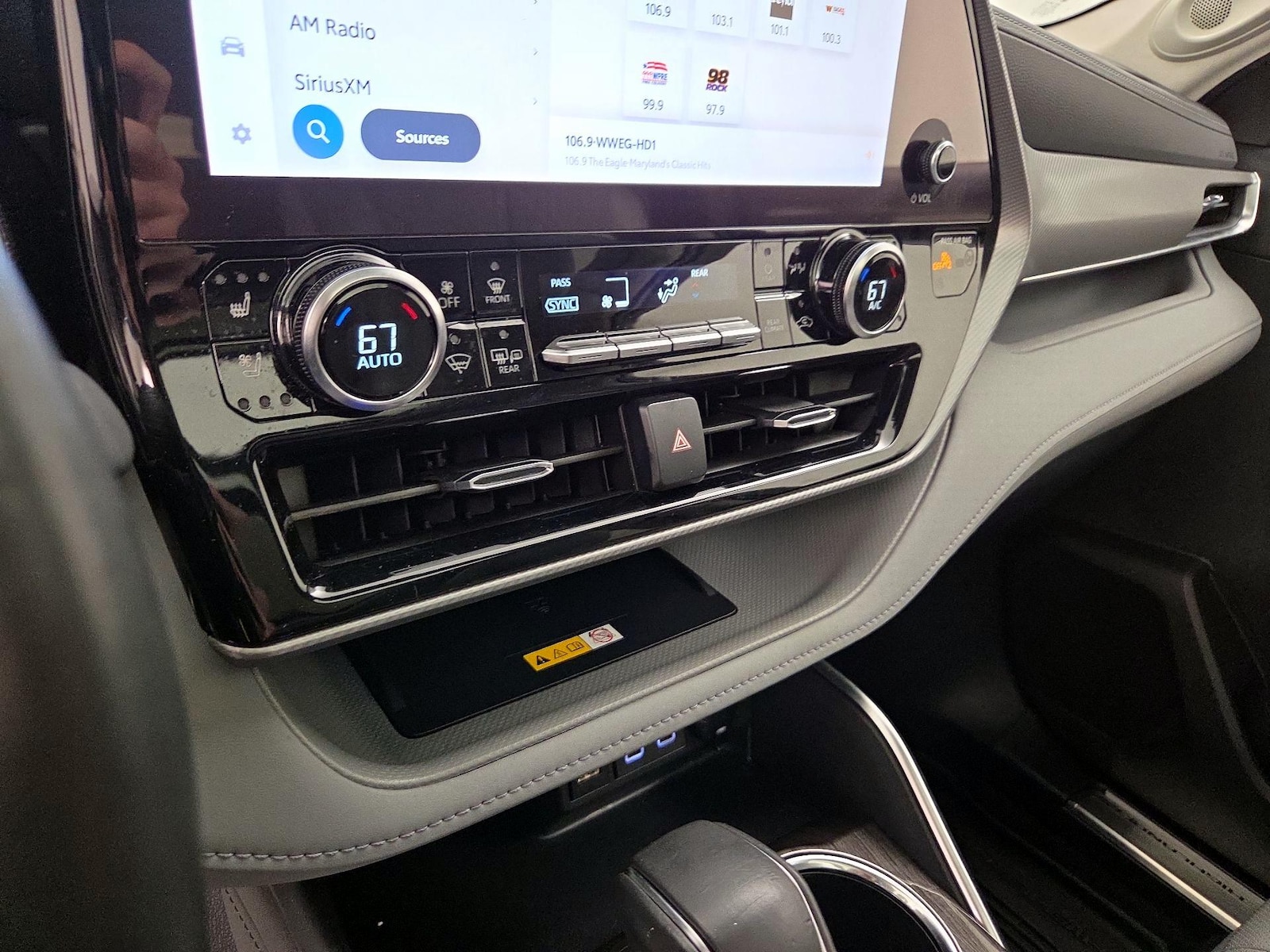 2024 Toyota Highlander Platinum - Photo 17