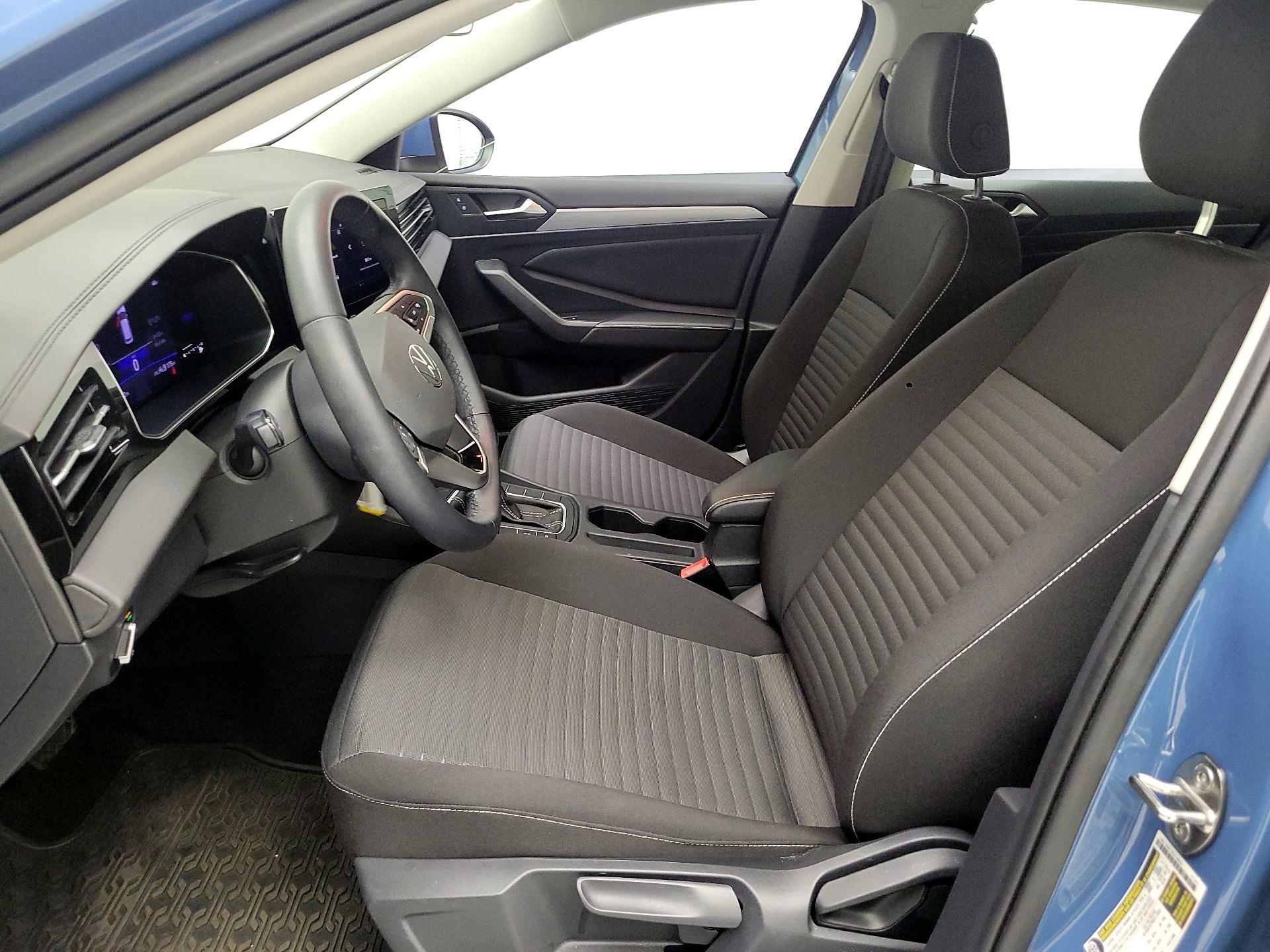 Thumbnail: 2025 Volkswagen Jetta - 9