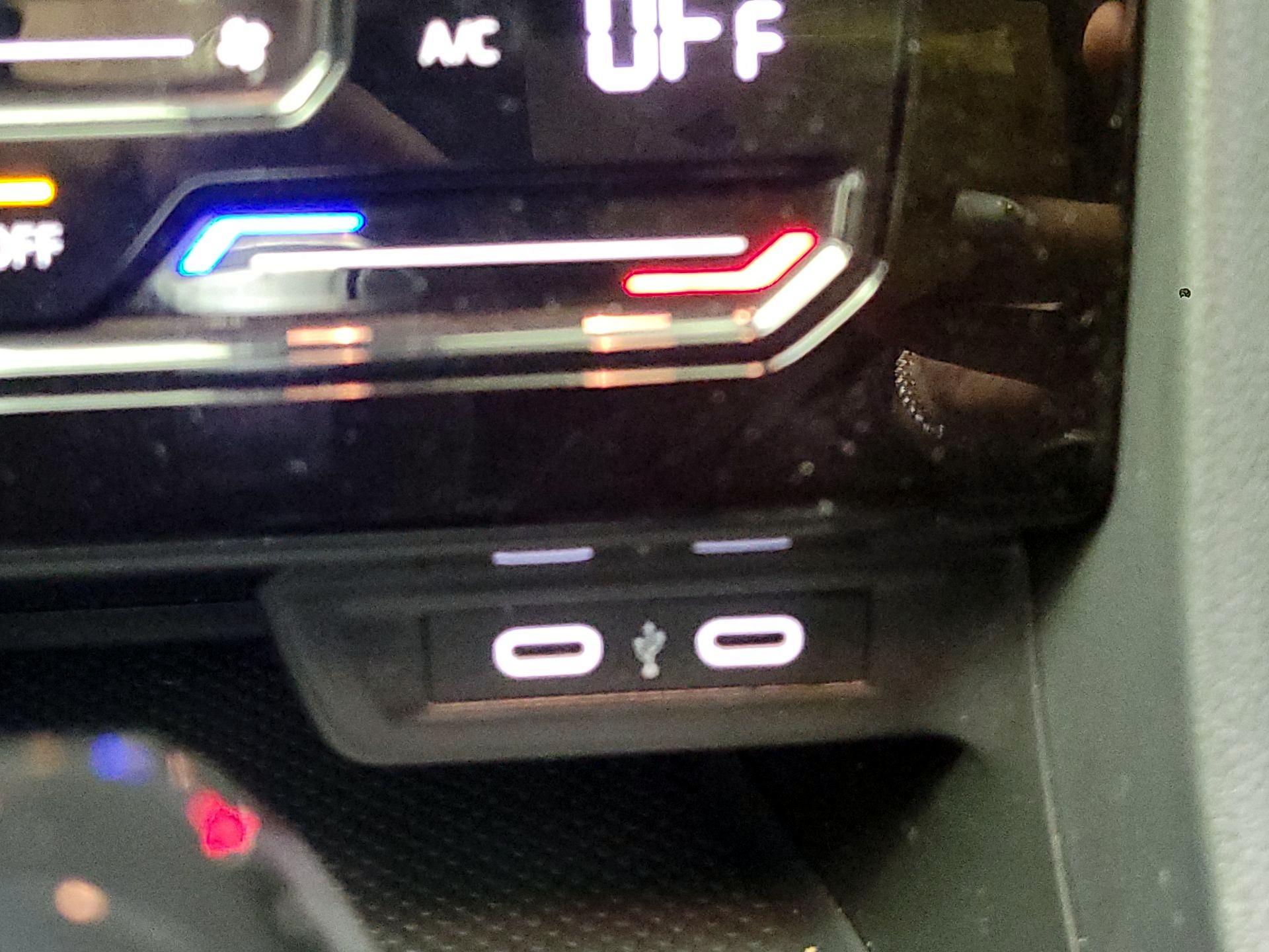 Thumbnail: 2025 Volkswagen Jetta - 16