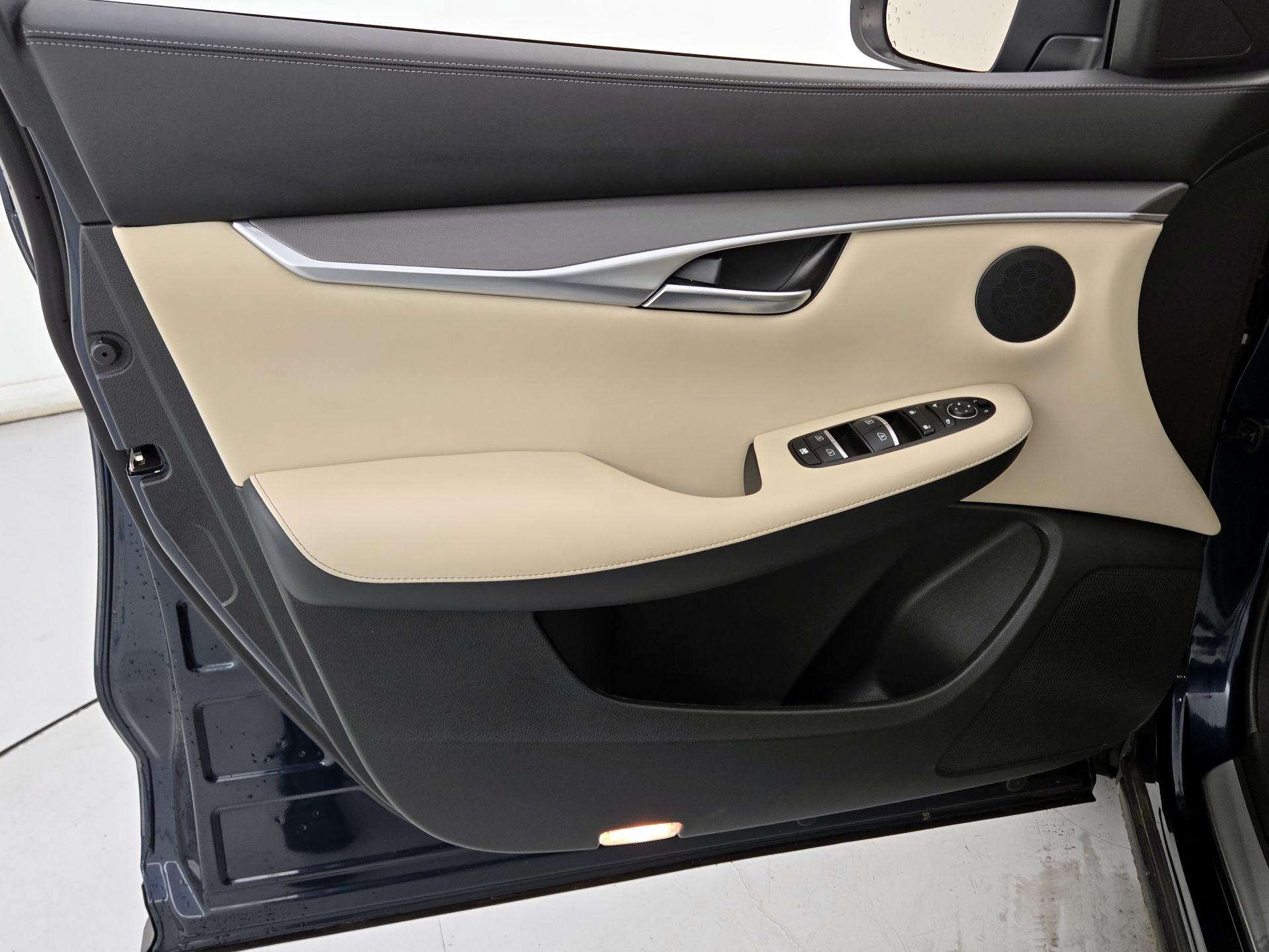 Thumbnail: 2022 INFINITI QX50 - 12