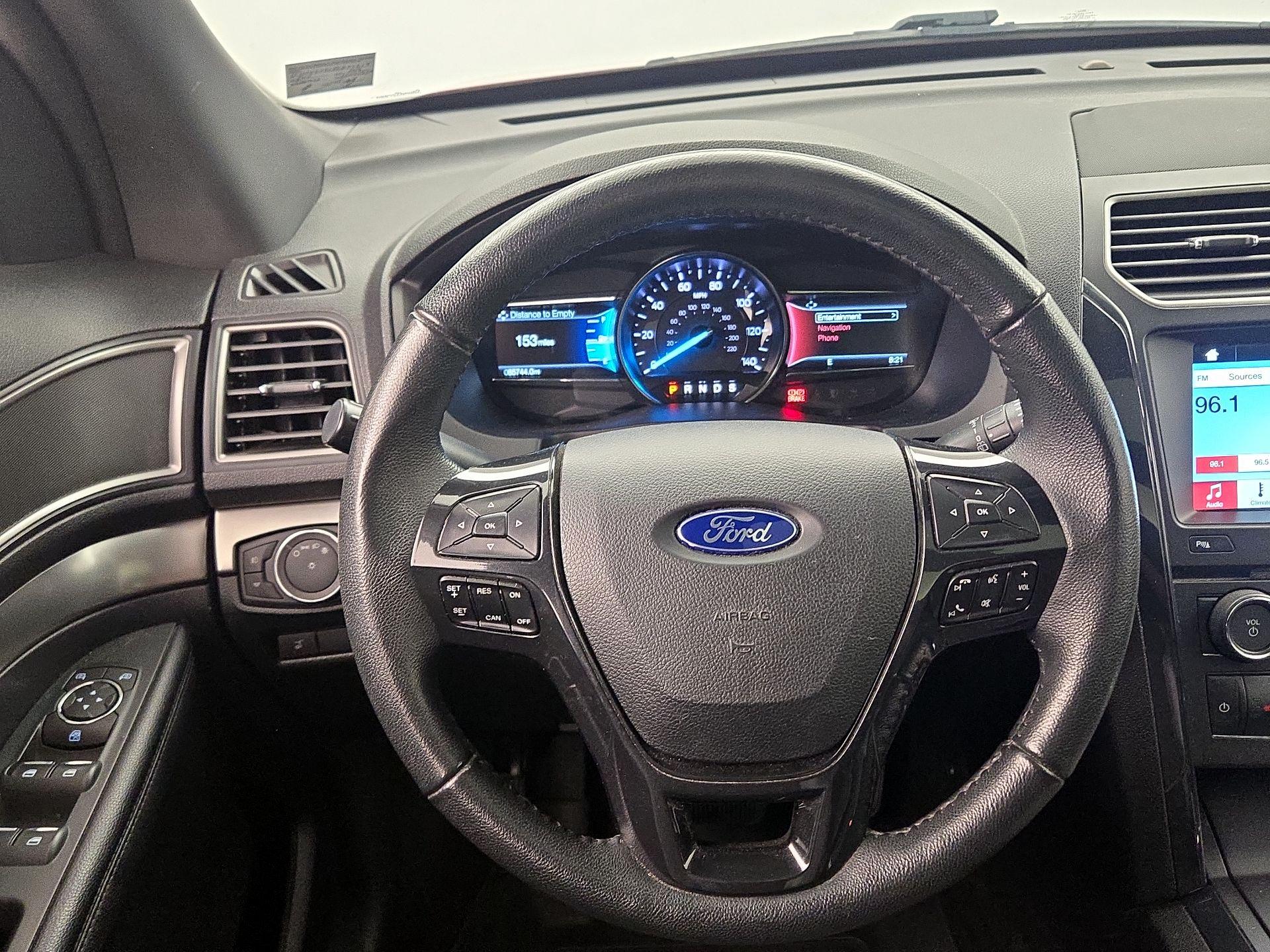 Thumbnail: 2018 Ford Explorer - 10