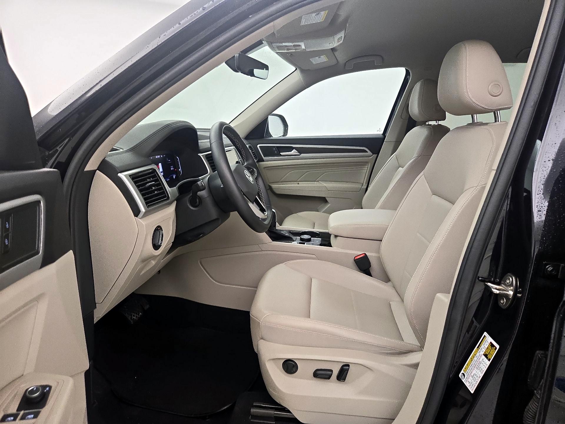 Thumbnail: 2022 Volkswagen Atlas - 11