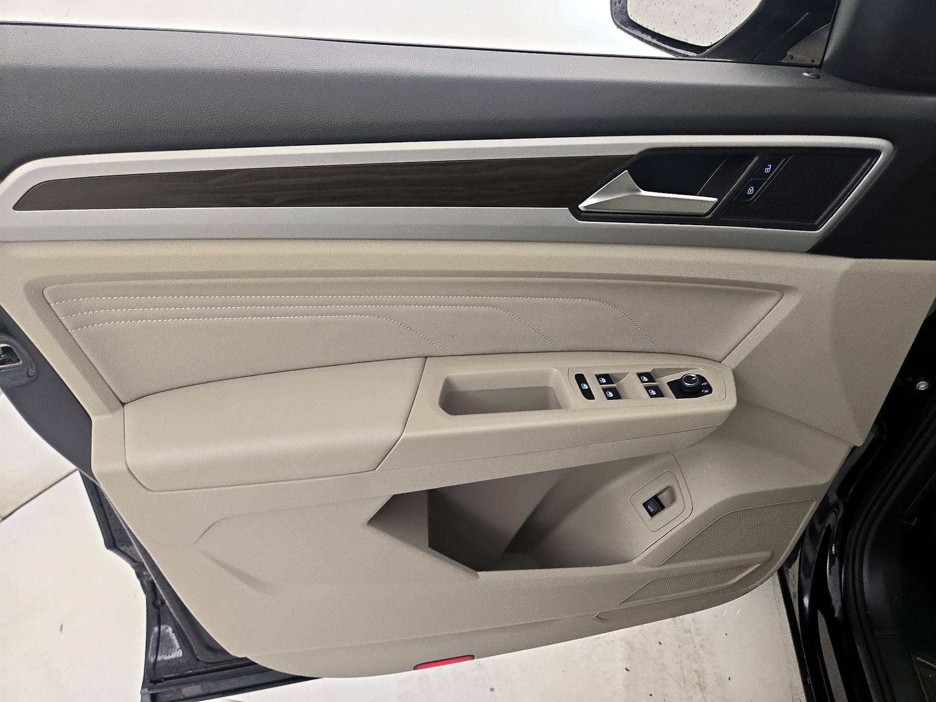 Thumbnail: 2022 Volkswagen Atlas - 12