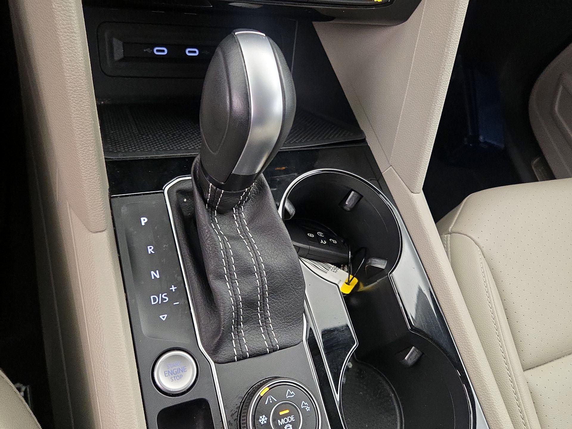 Thumbnail: 2022 Volkswagen Atlas - 17