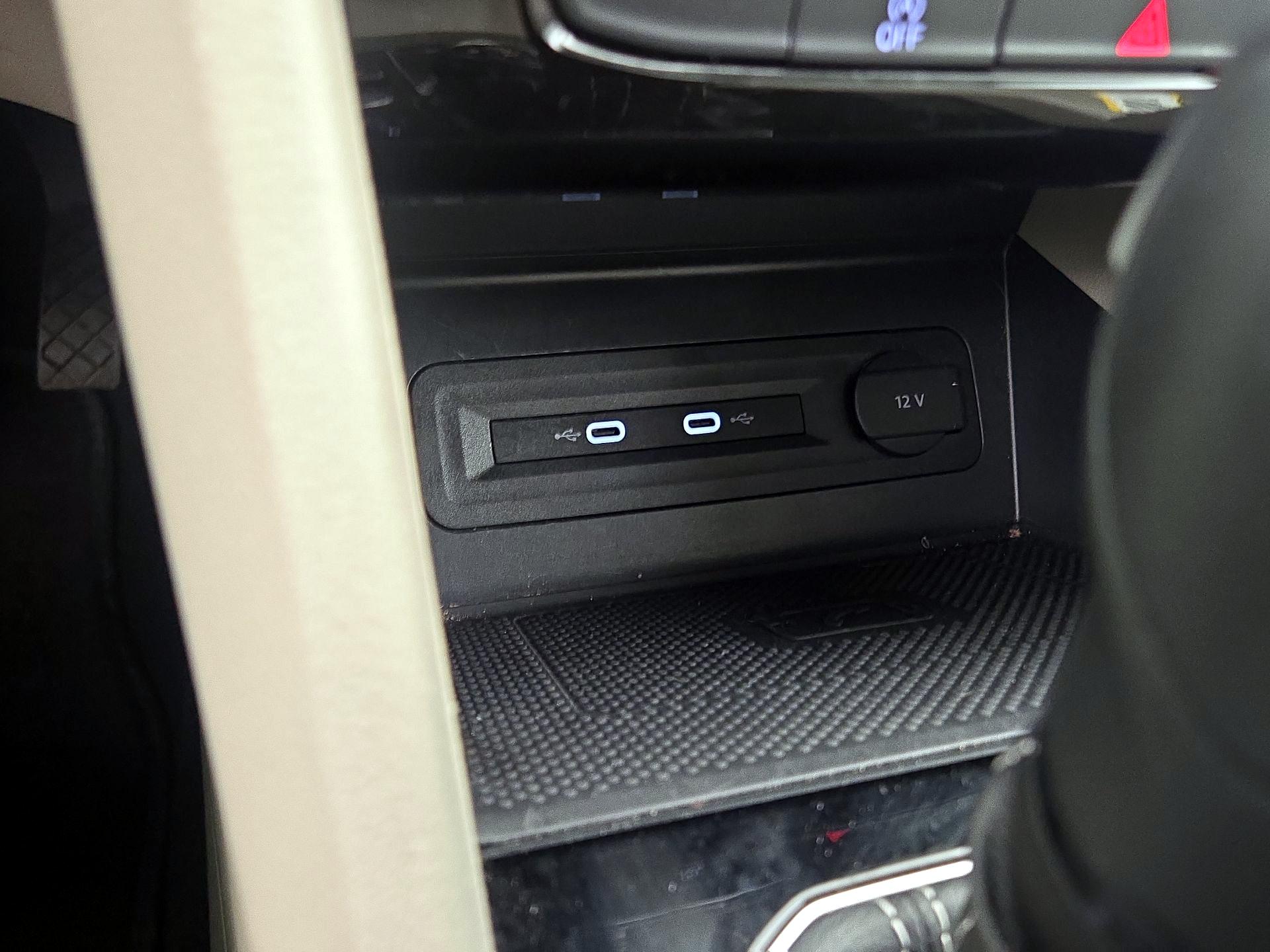 Thumbnail: 2022 Volkswagen Atlas - 18