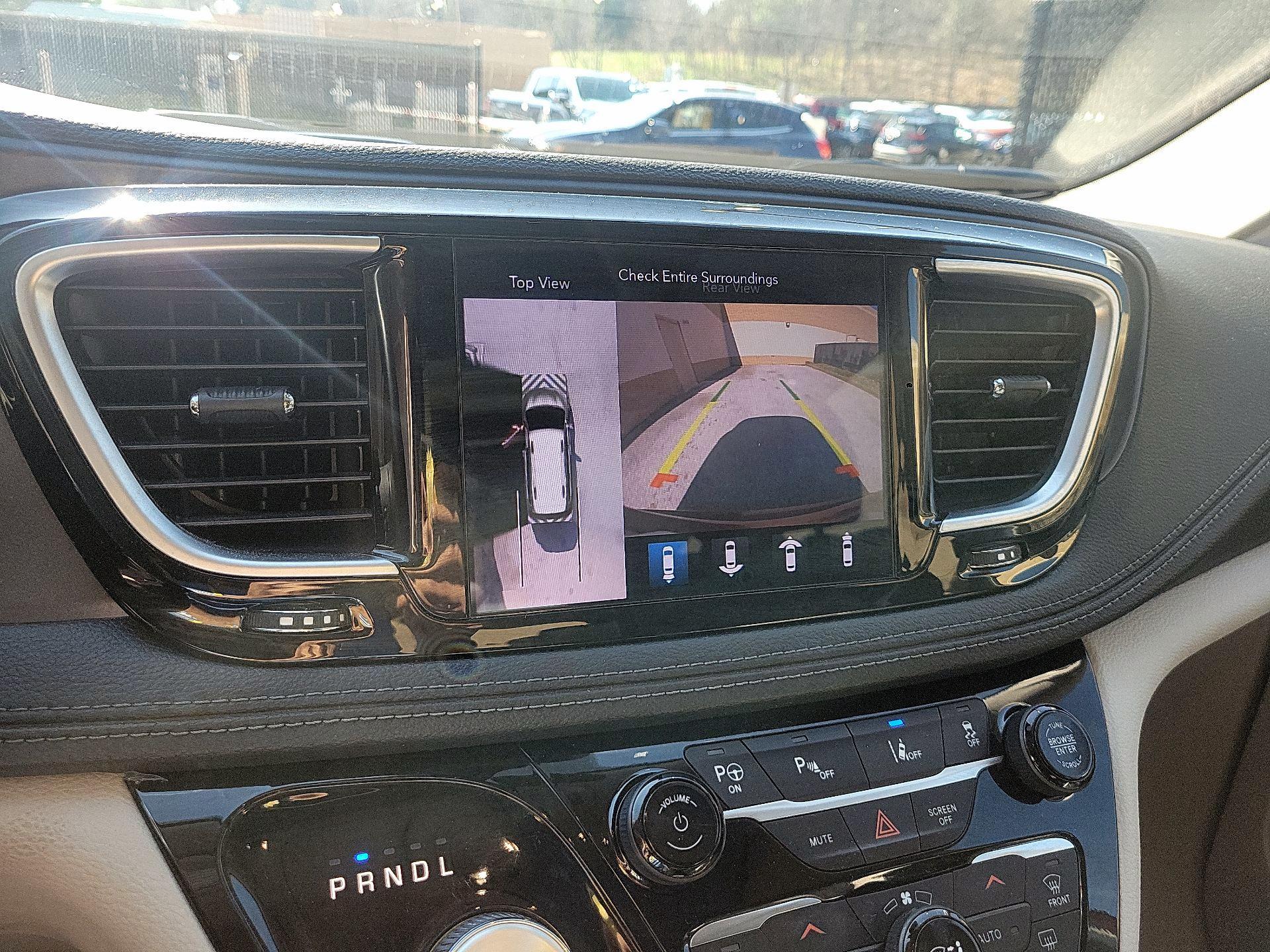 Thumbnail: 2020 Chrysler Pacifica - 13