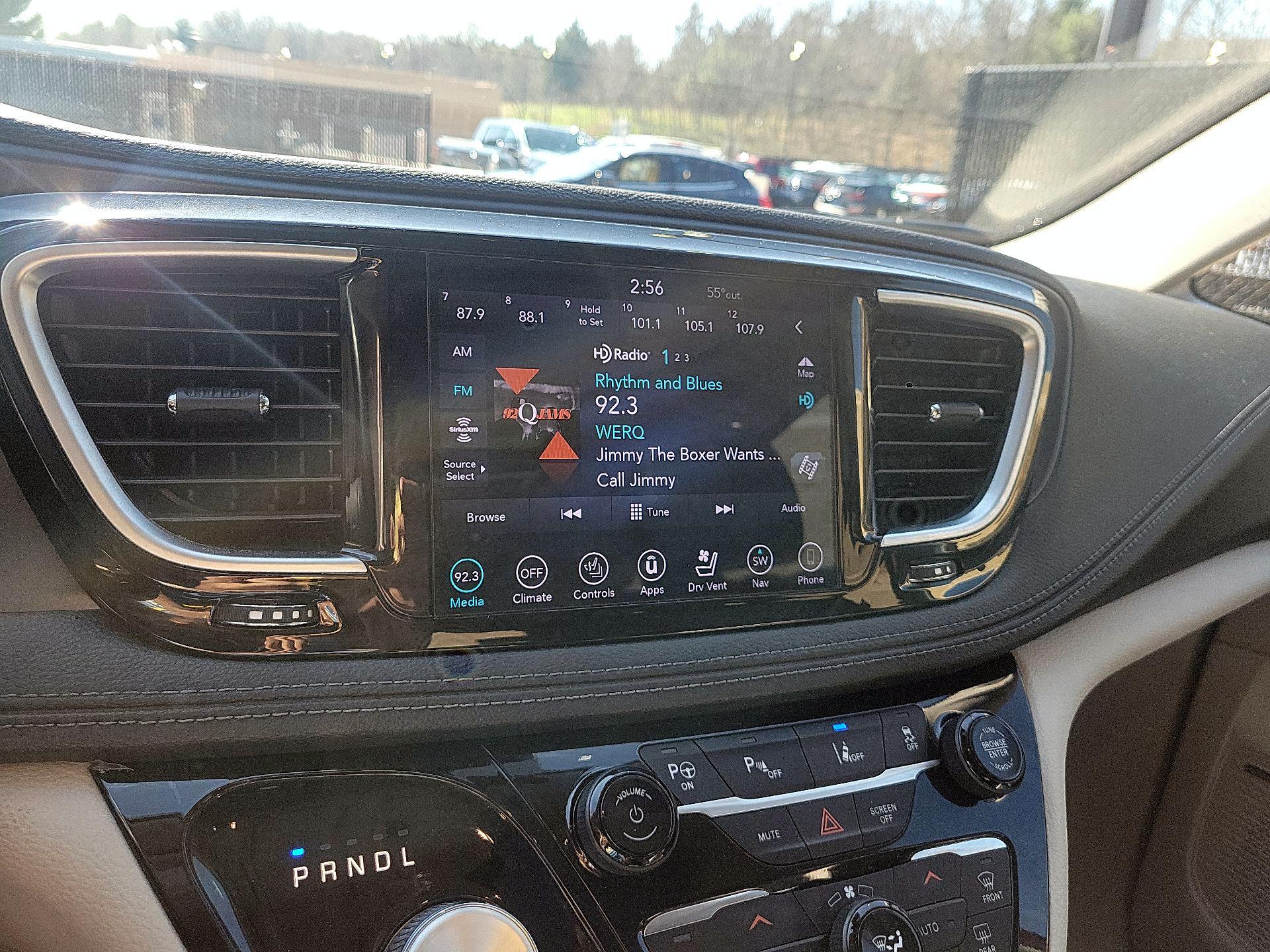 Thumbnail: 2020 Chrysler Pacifica - 14