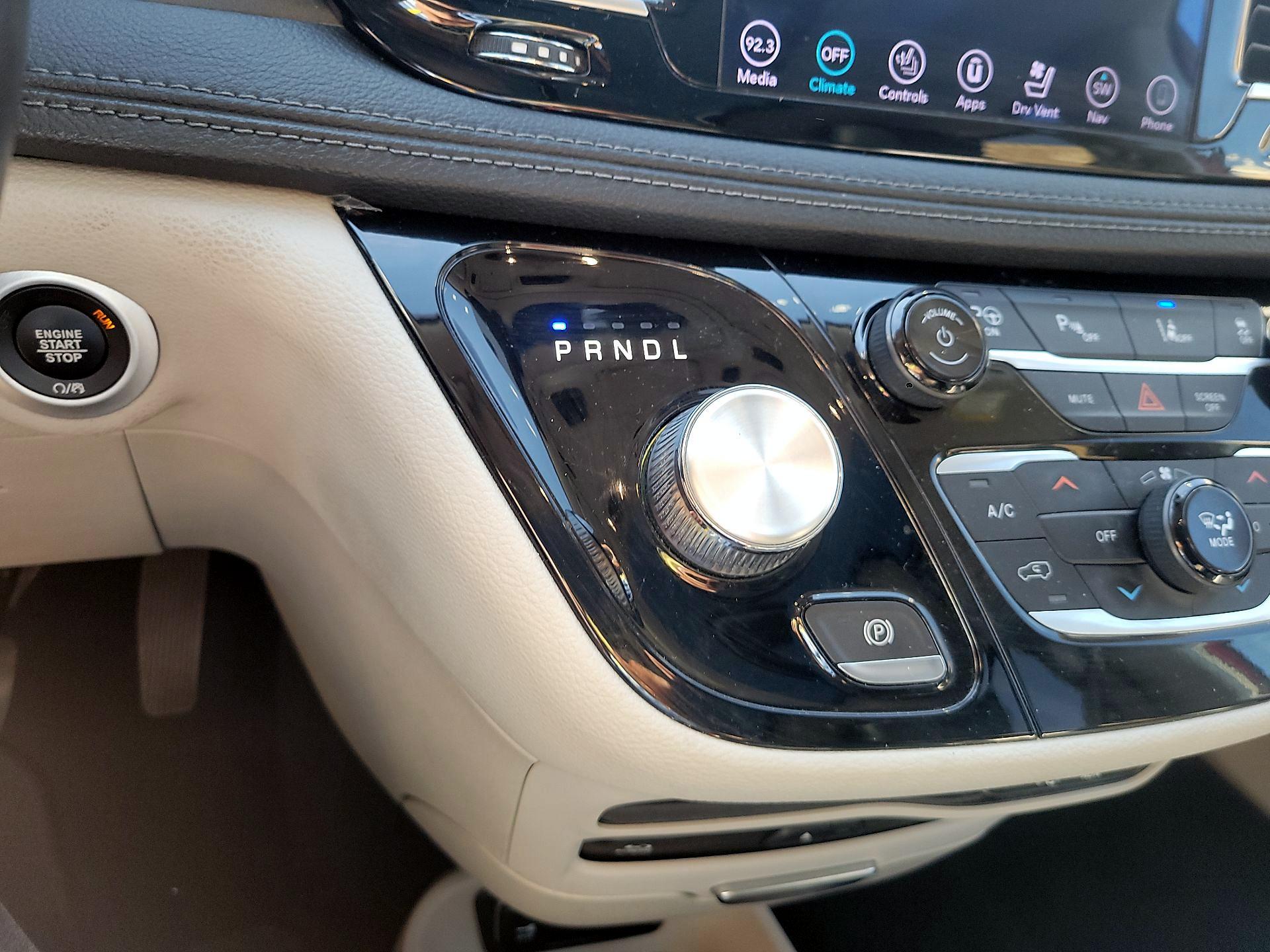 Thumbnail: 2020 Chrysler Pacifica - 16