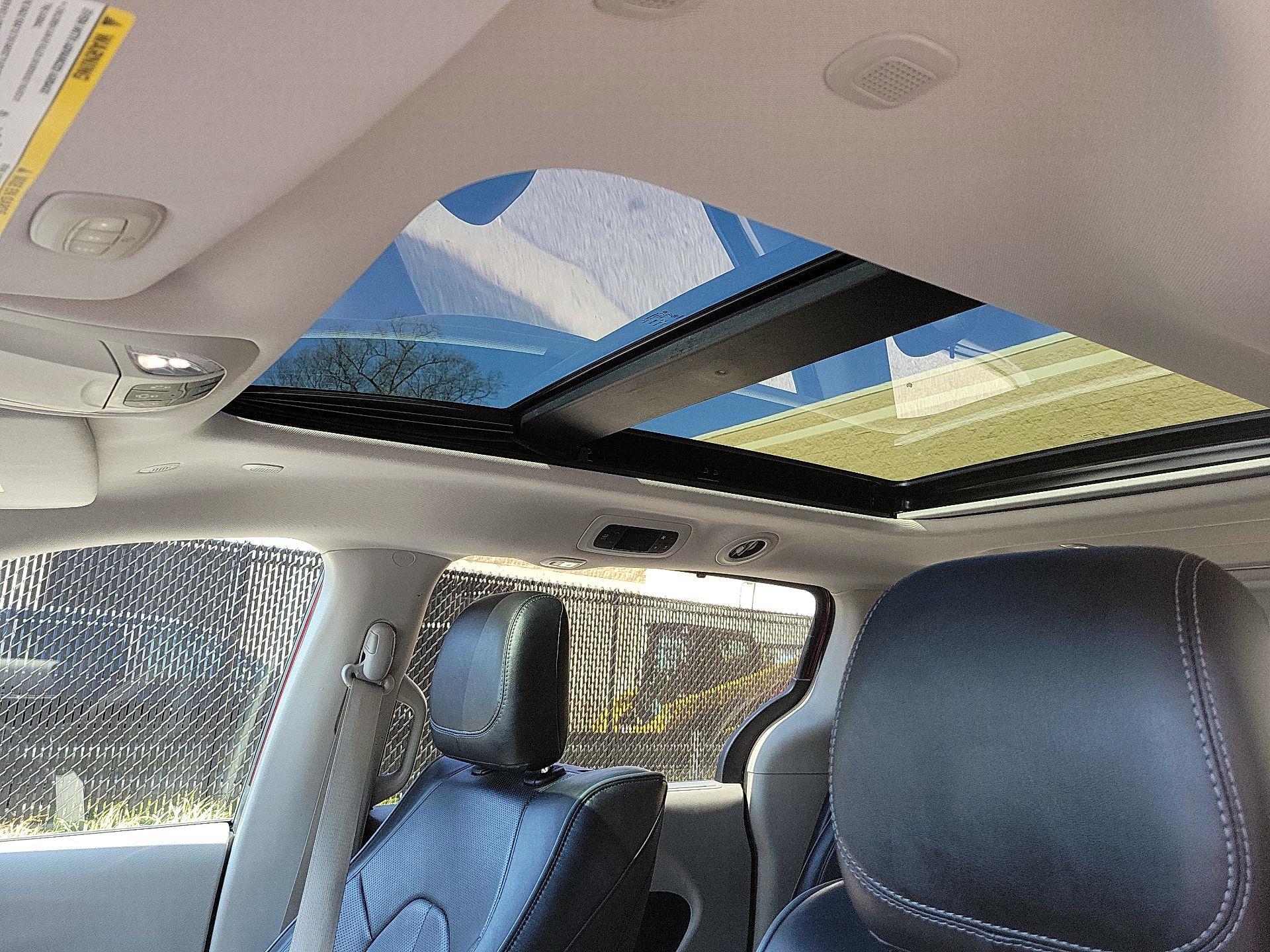 Thumbnail: 2020 Chrysler Pacifica - 18