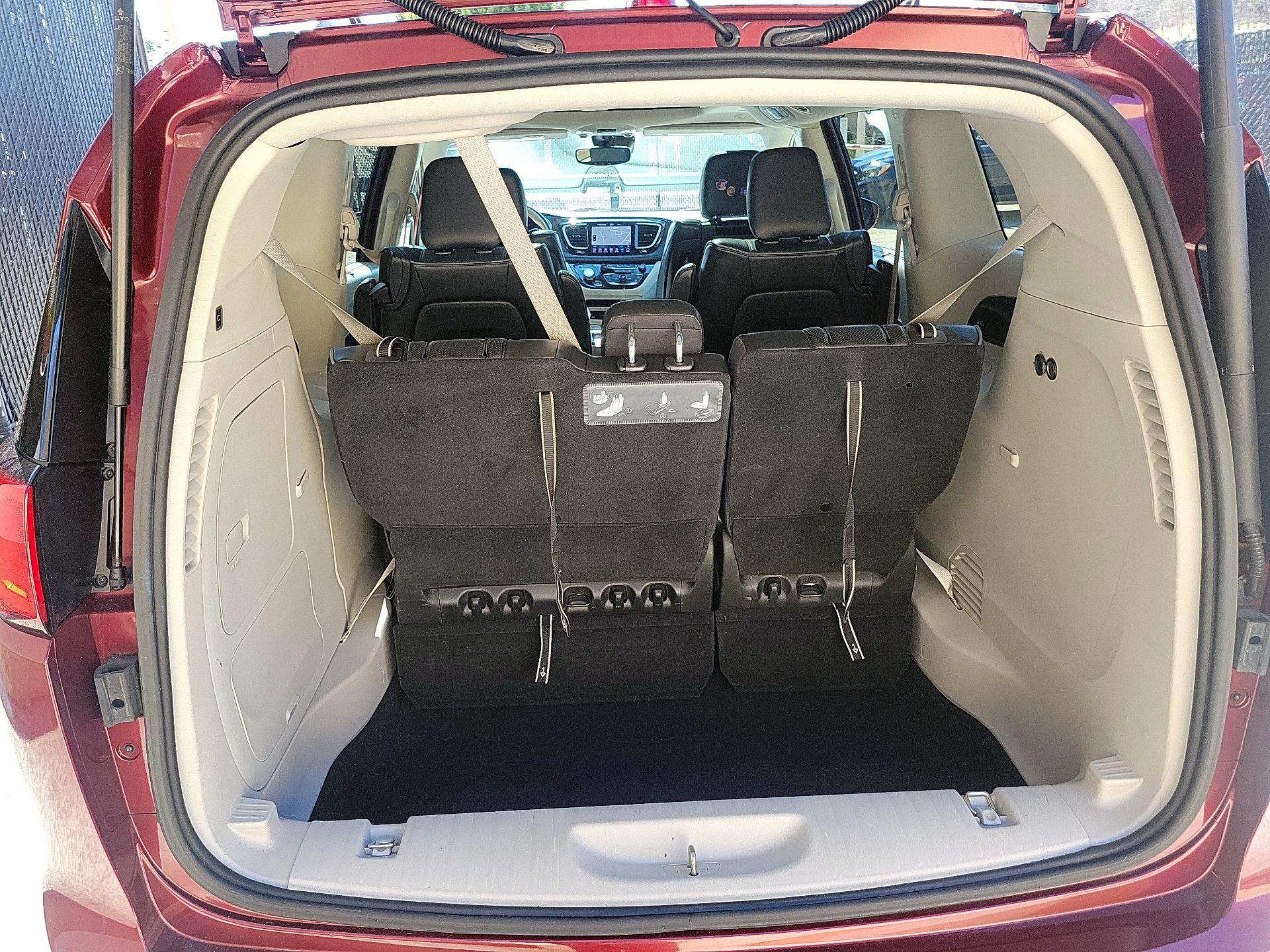 Thumbnail: 2020 Chrysler Pacifica - 20