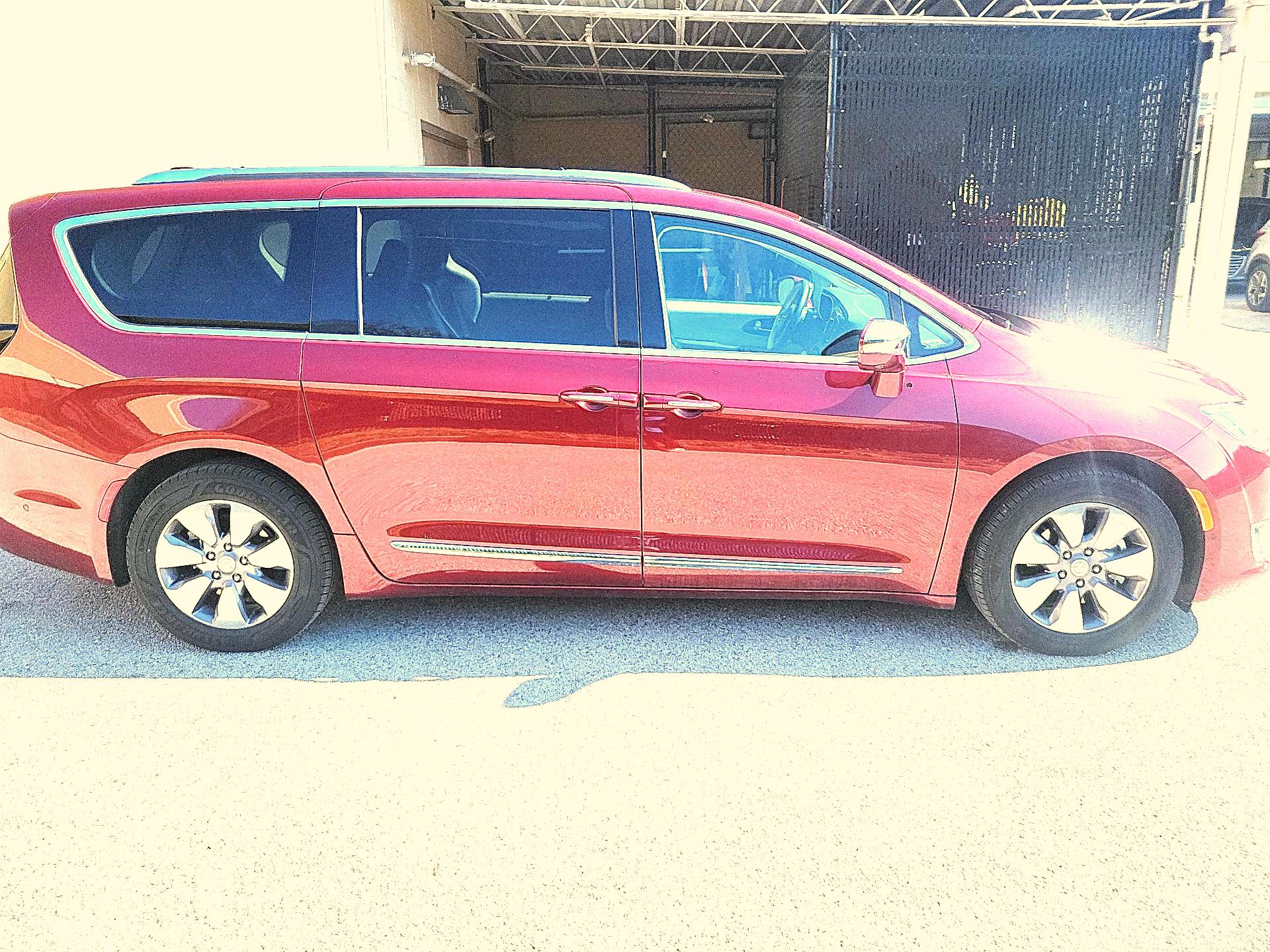 Thumbnail: 2020 Chrysler Pacifica - 4