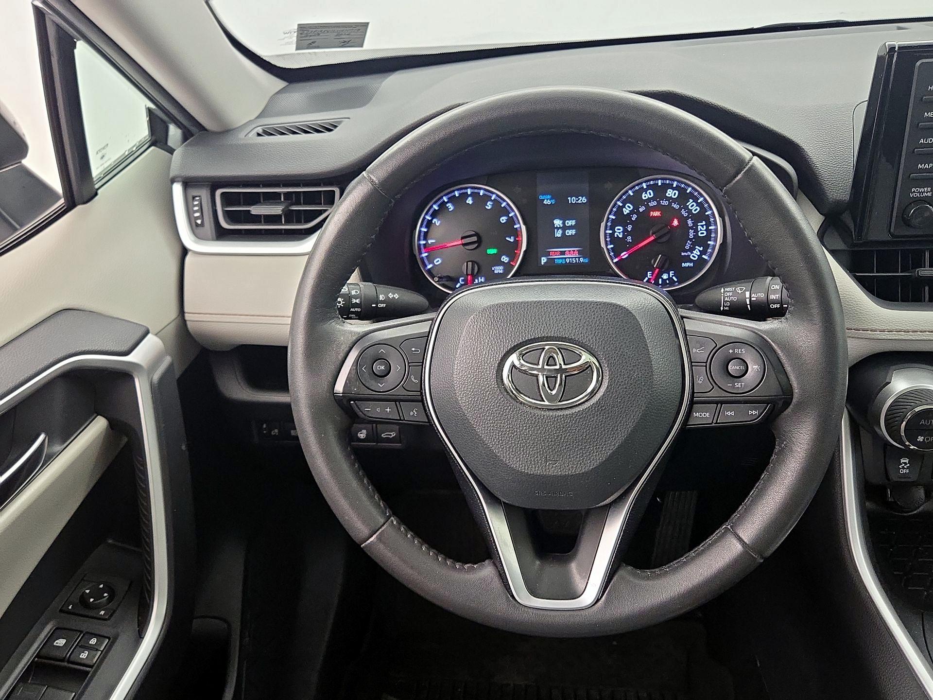 Thumbnail: 2020 Toyota RAV4 - 10