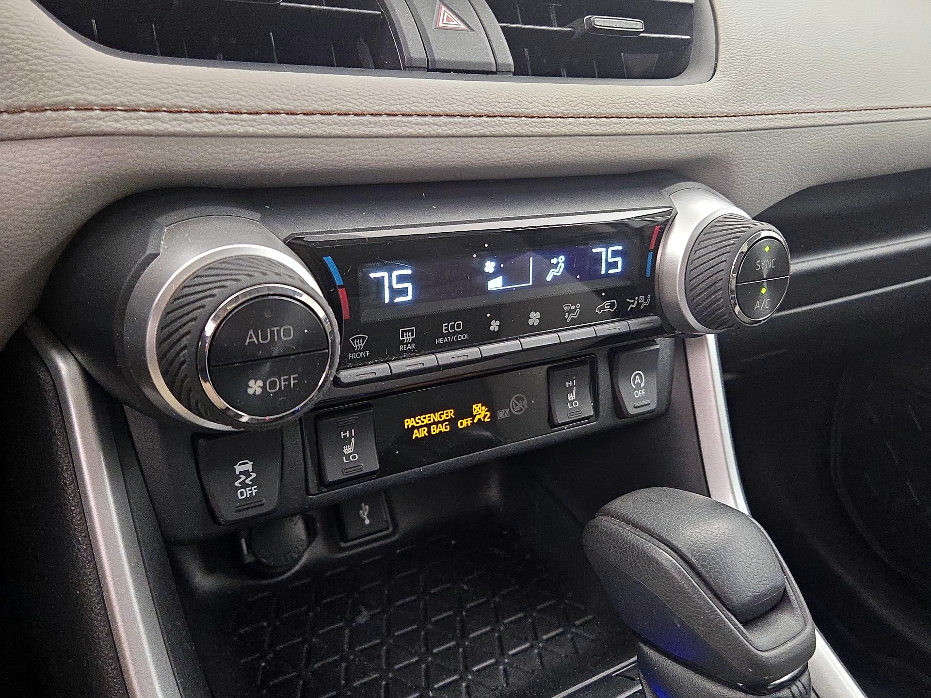 Thumbnail: 2020 Toyota RAV4 - 16