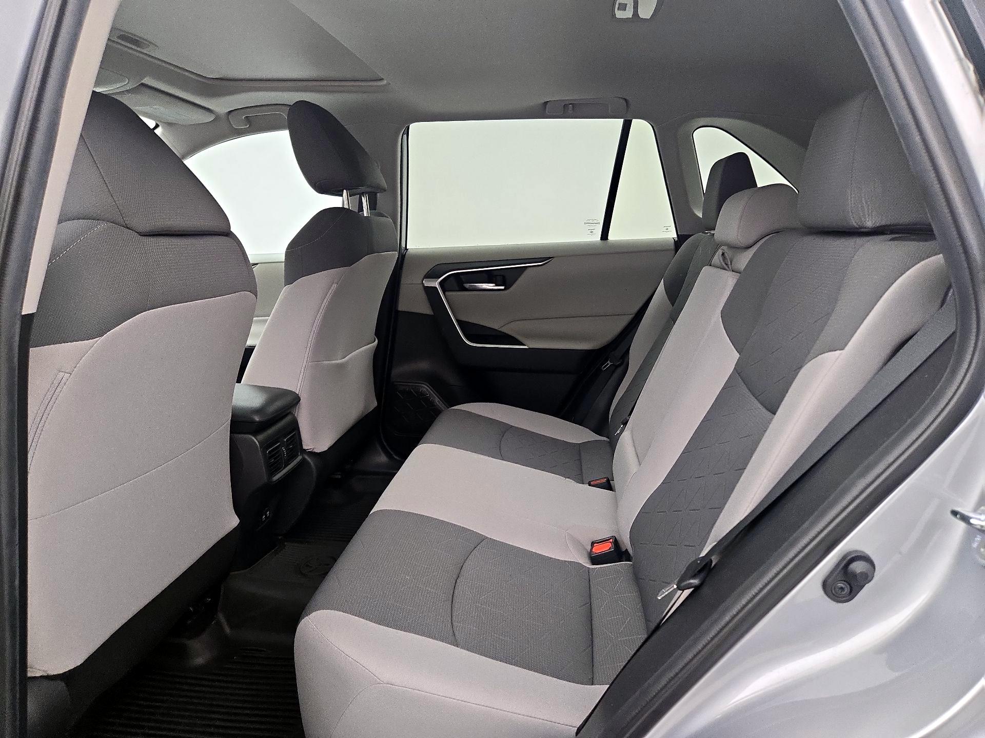 Thumbnail: 2020 Toyota RAV4 - 20