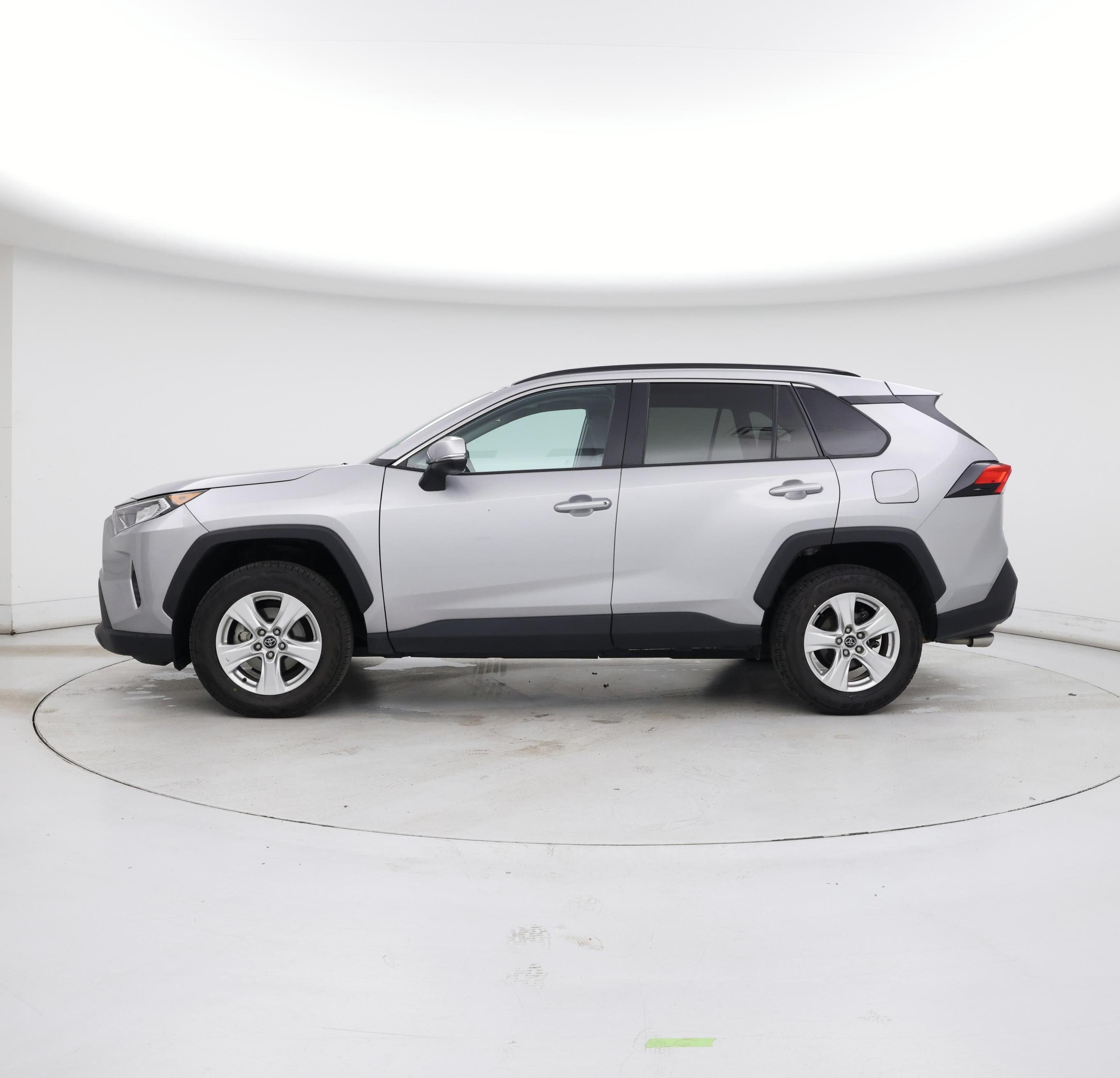 Thumbnail: 2020 Toyota RAV4 - 3