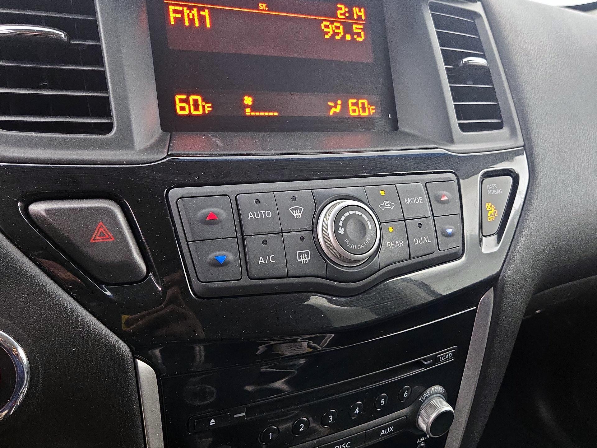 Thumbnail: 2015 Nissan Pathfinder - 15