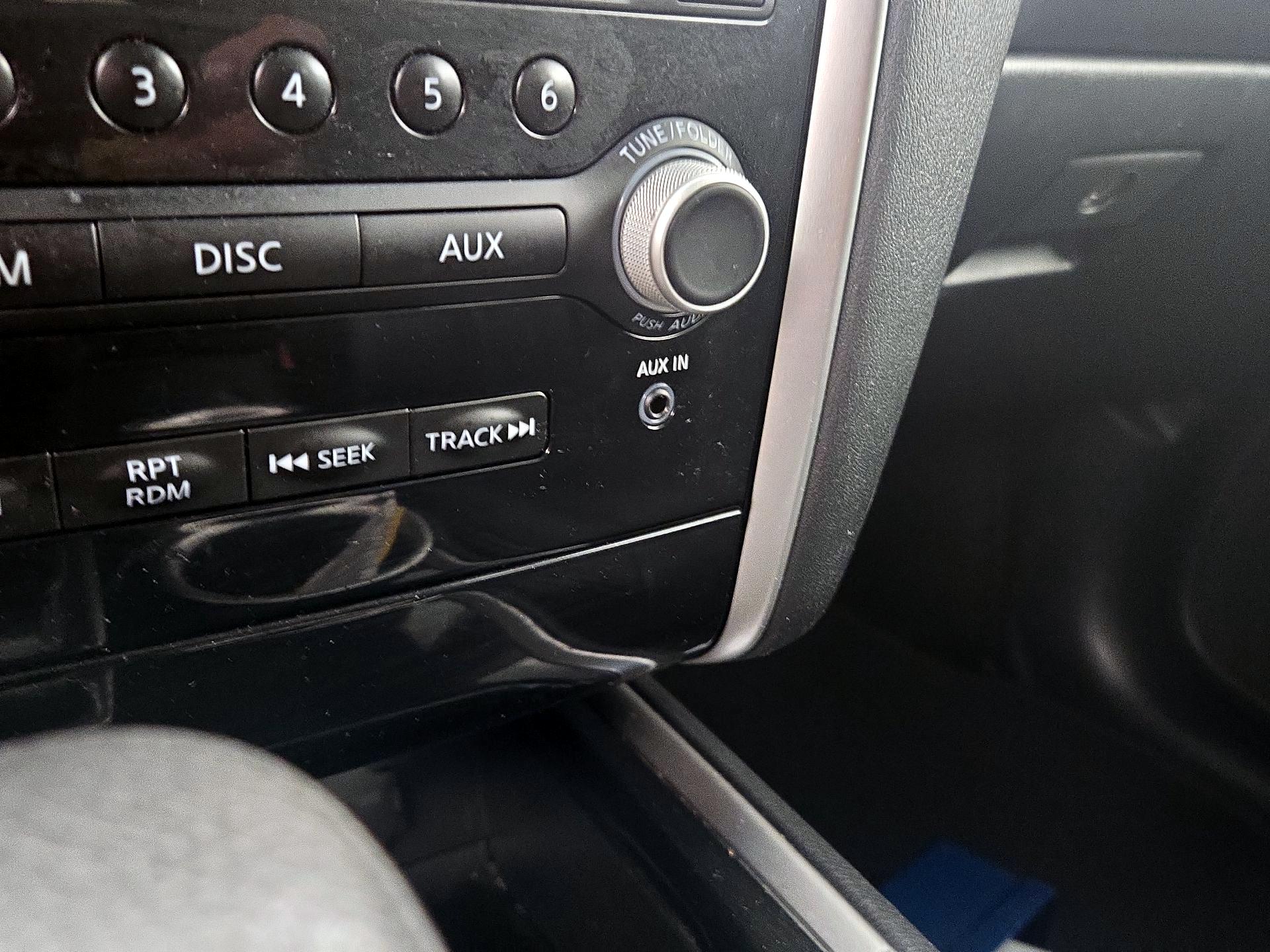 Thumbnail: 2015 Nissan Pathfinder - 17