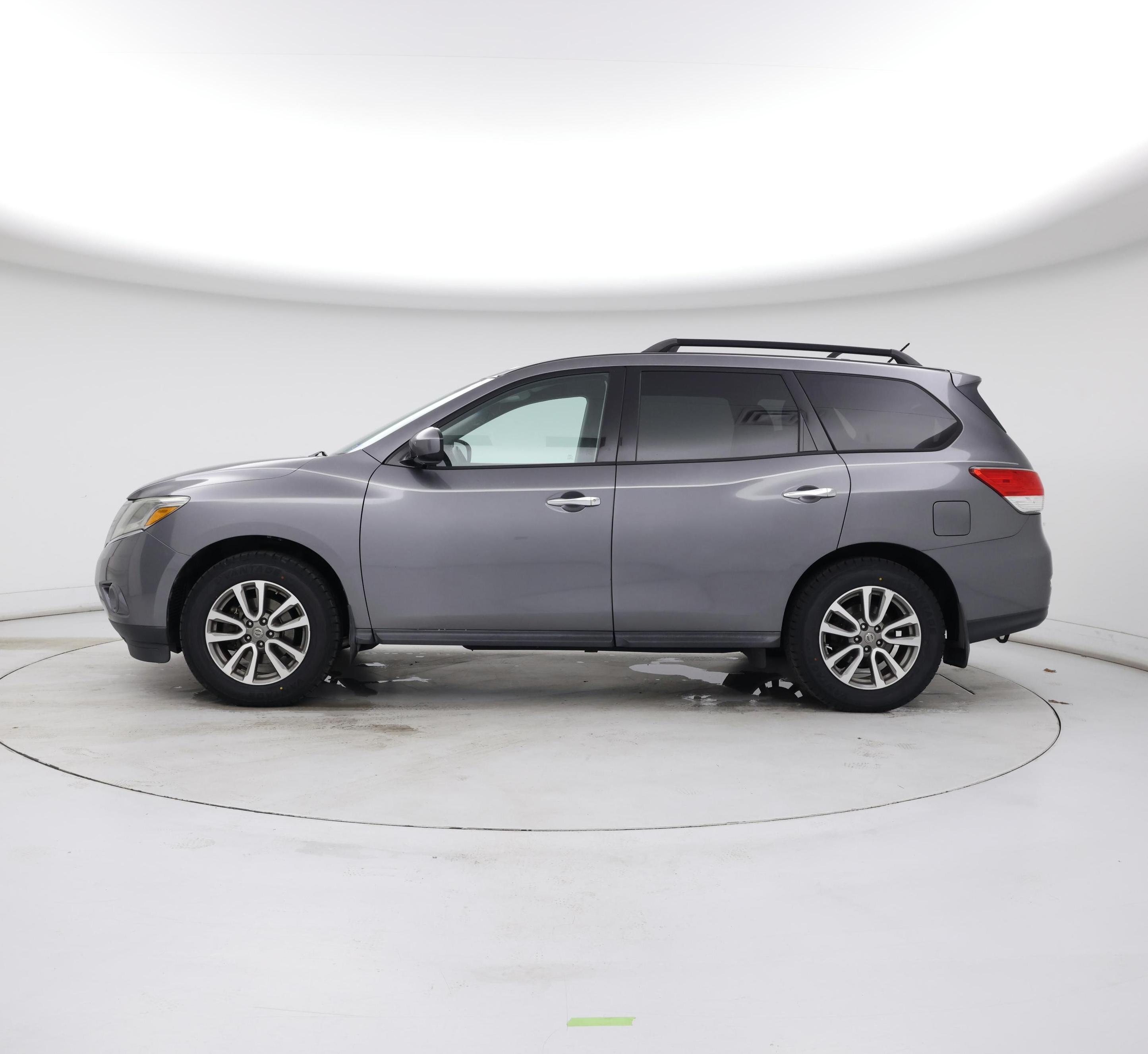 Thumbnail: 2015 Nissan Pathfinder - 3