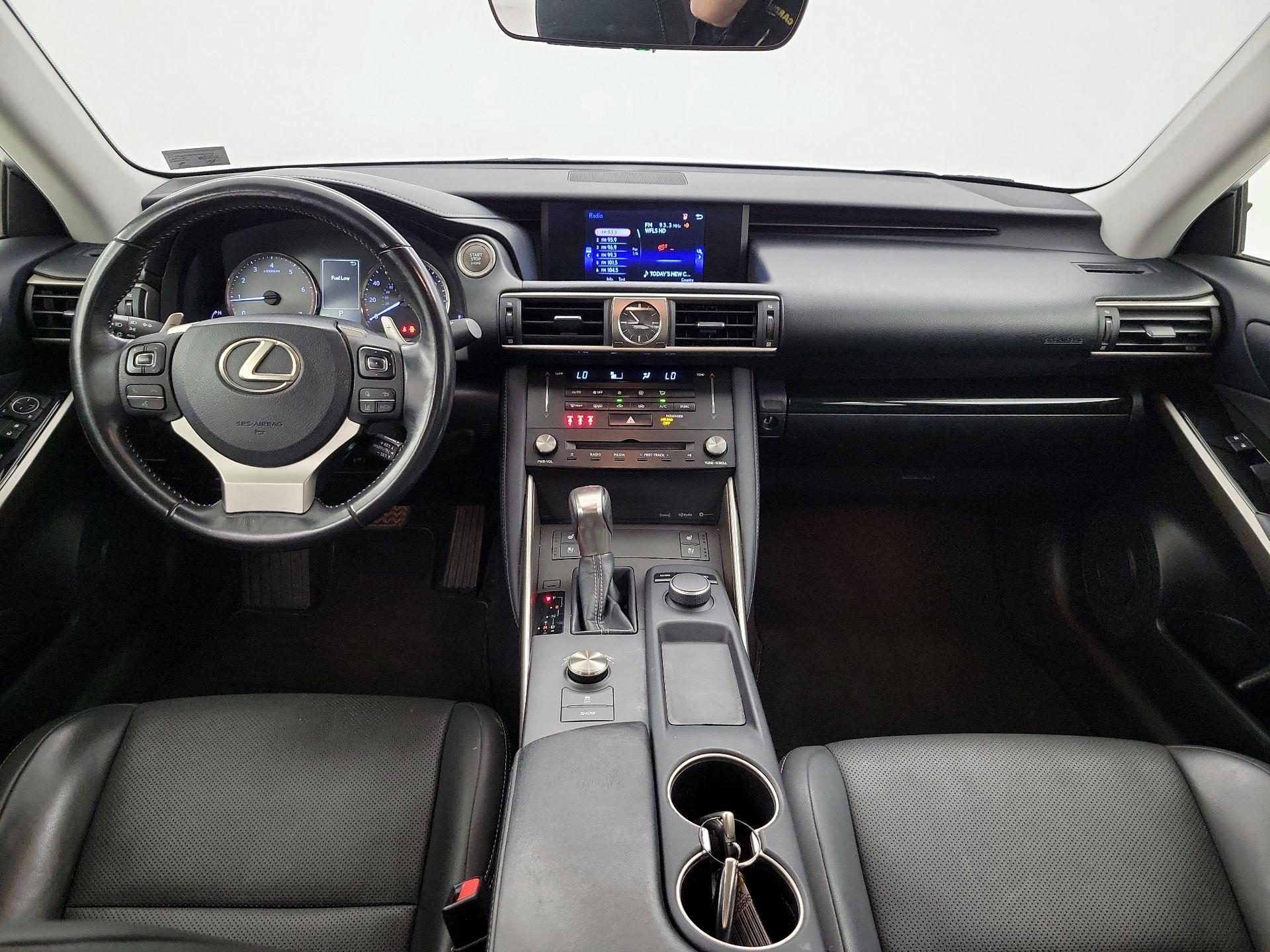 Thumbnail: 2017 Lexus IS - 9