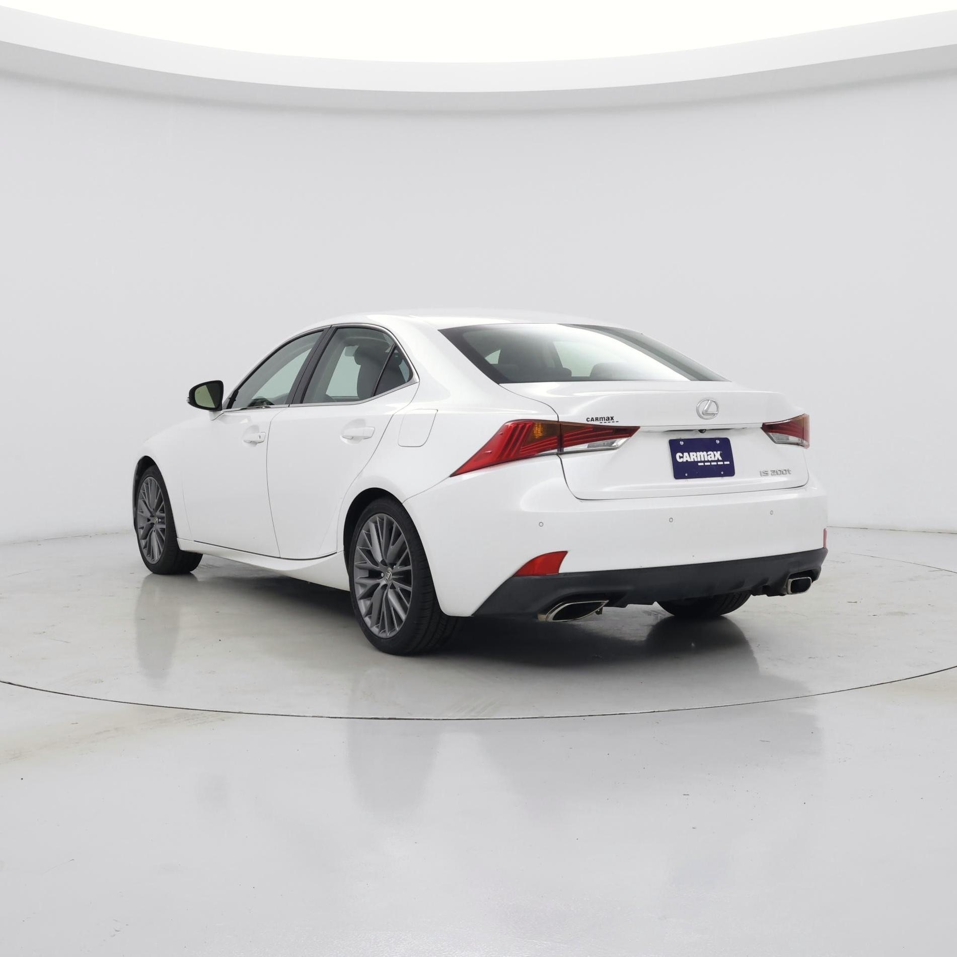 Thumbnail: 2017 Lexus IS - 2