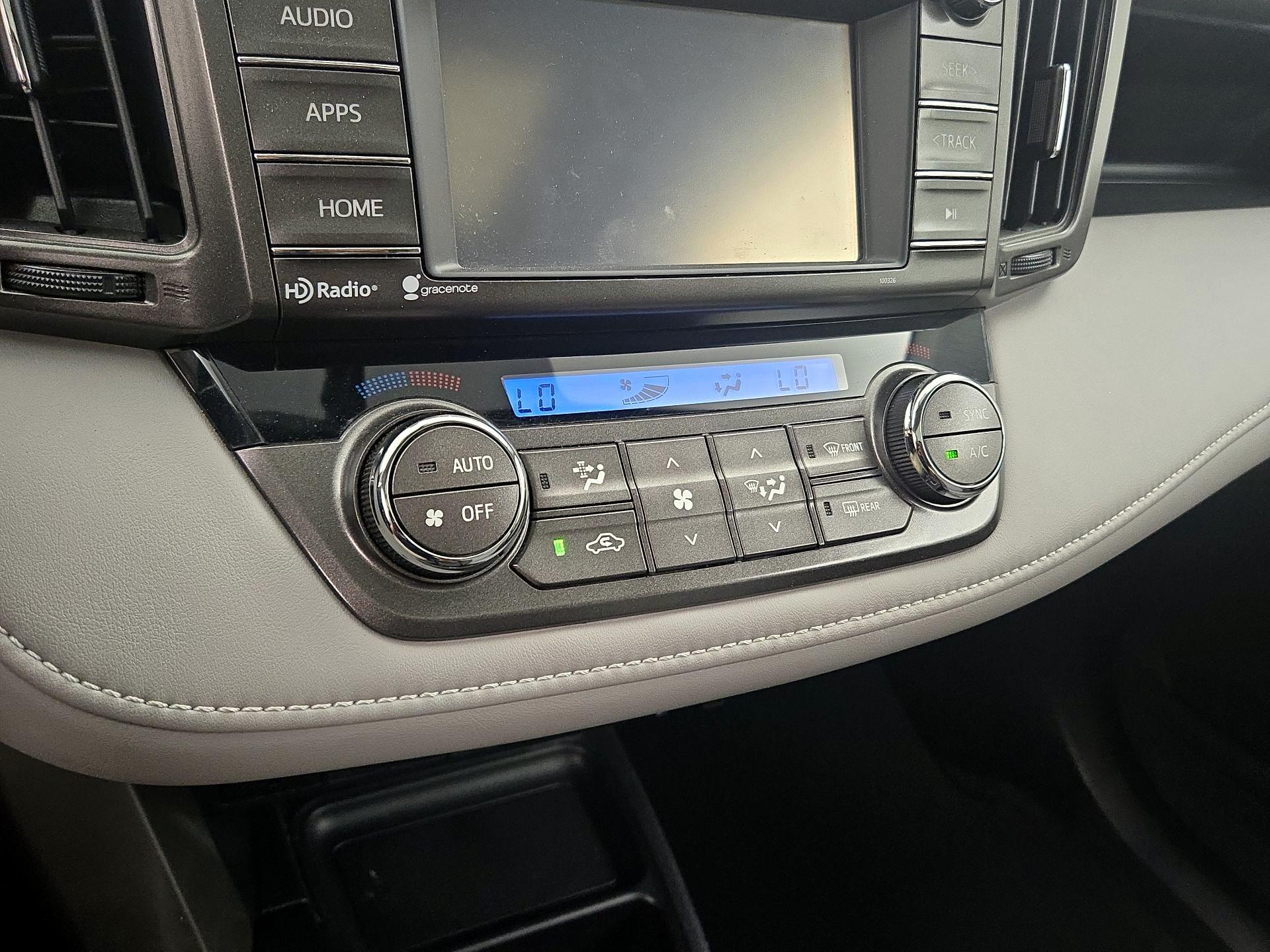 Thumbnail: 2014 Toyota RAV4 - 16