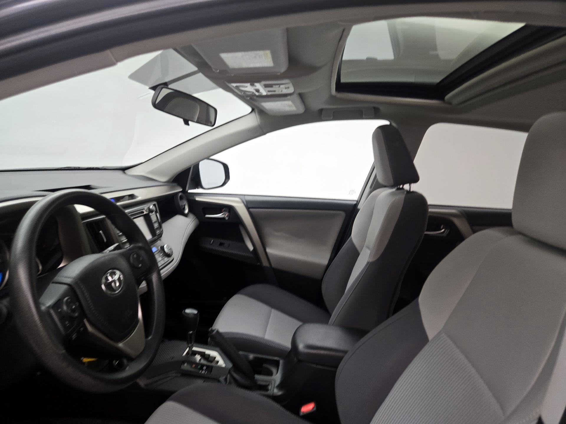 Thumbnail: 2014 Toyota RAV4 - 19