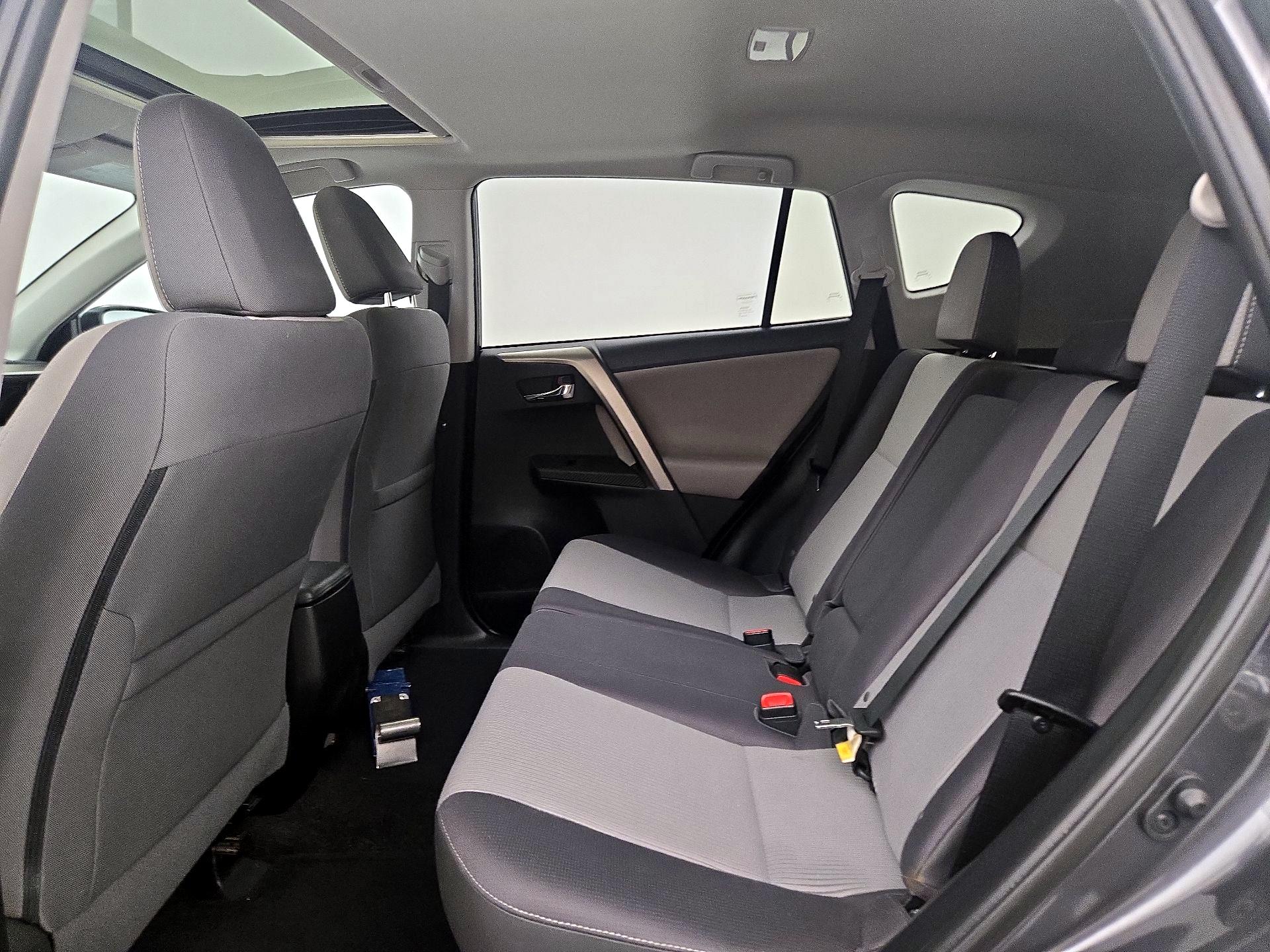 Thumbnail: 2014 Toyota RAV4 - 20