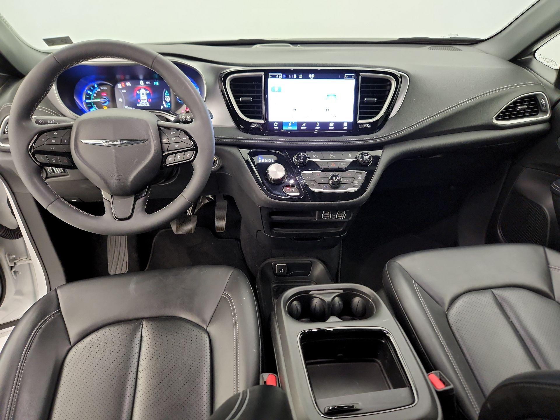 Thumbnail: 2023 Chrysler Pacifica - 9