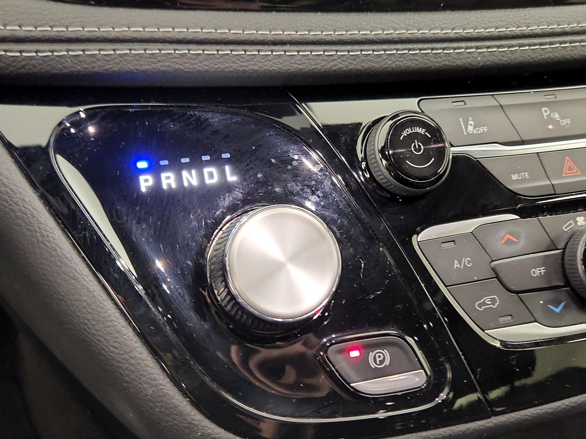 Thumbnail: 2023 Chrysler Pacifica - 17