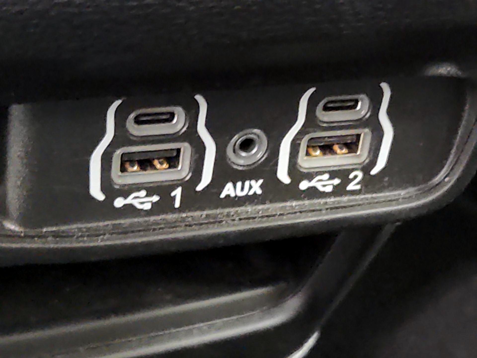 Thumbnail: 2023 Chrysler Pacifica - 18