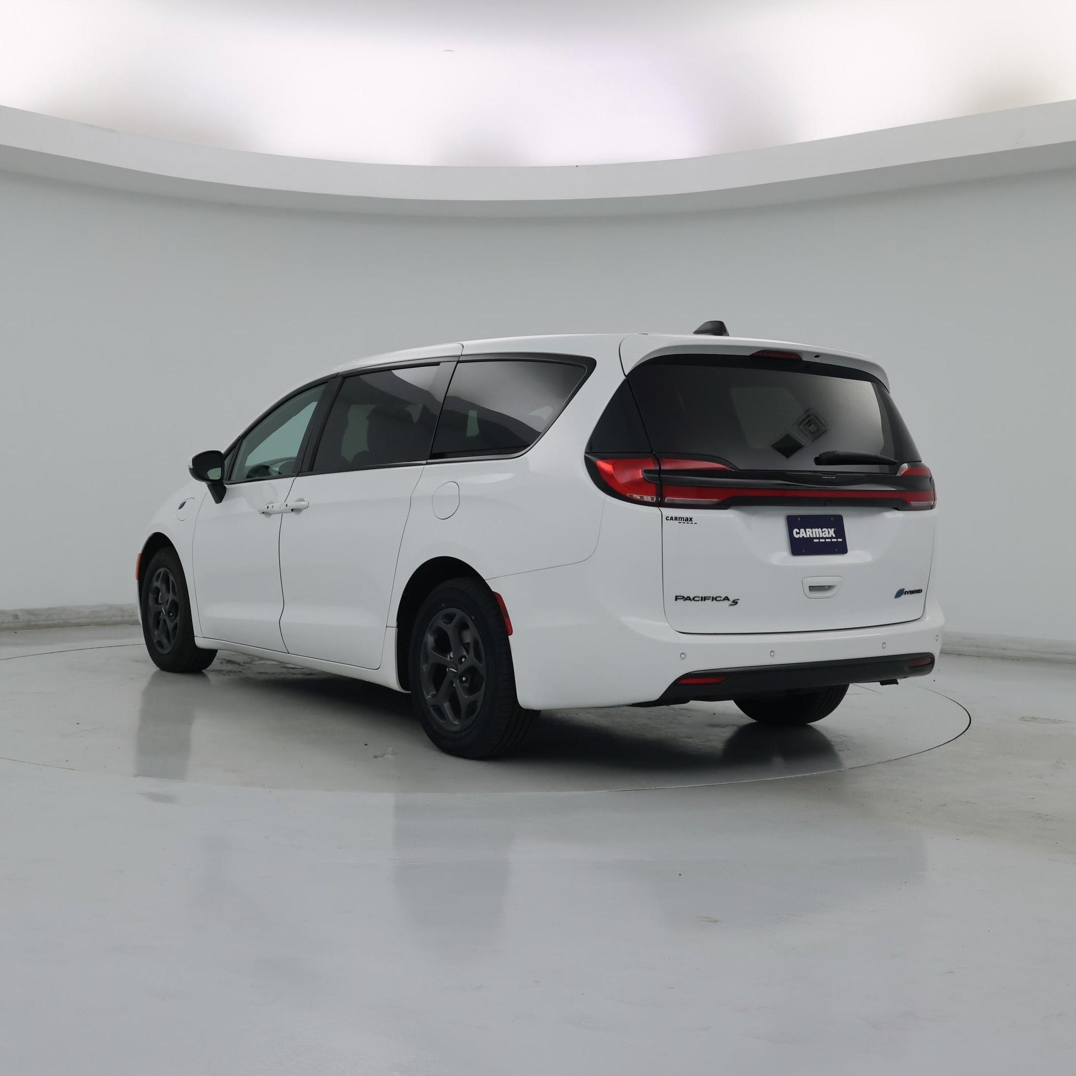 Thumbnail: 2023 Chrysler Pacifica - 2